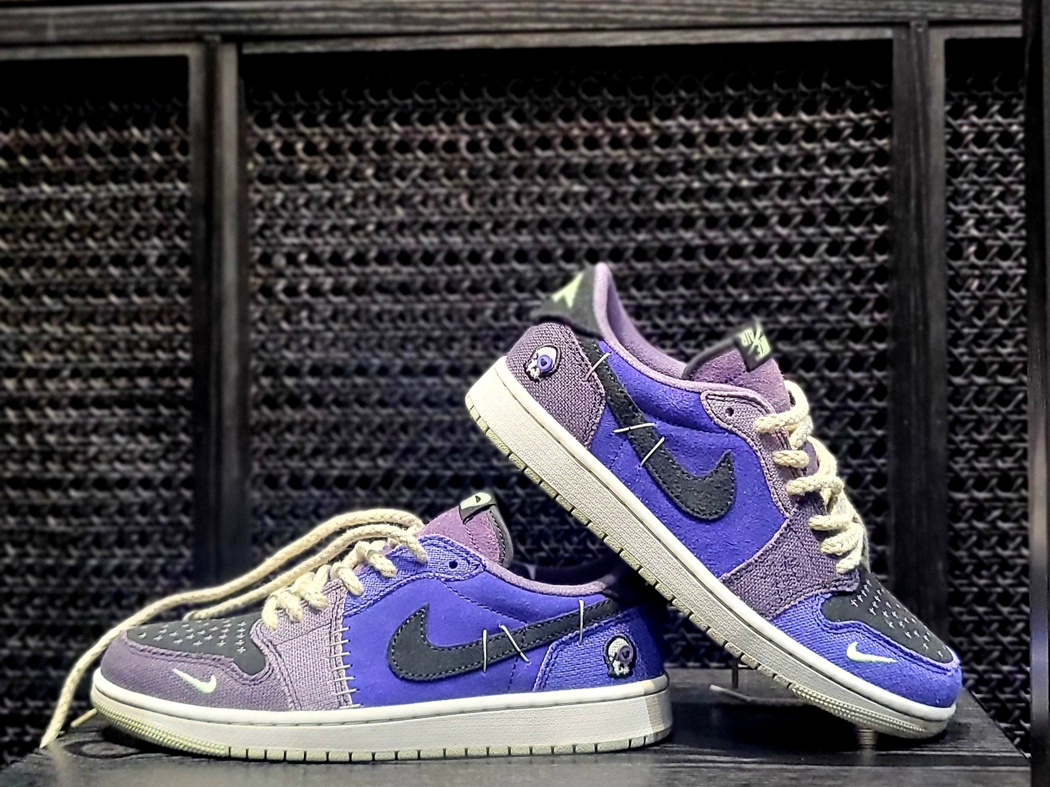 Jordan 1 x Zion Williamson Retro Low OG Regency Purple and Dark Raisin 착용 스타일 - 1