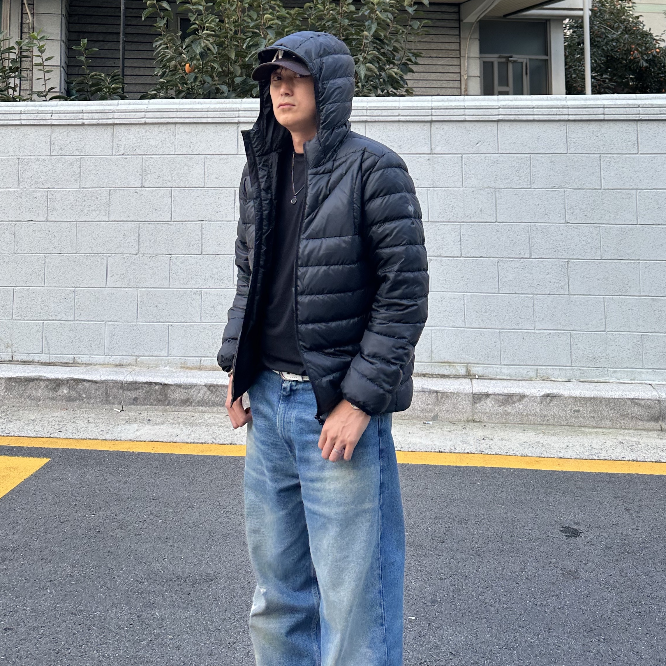 Arc'teryx Cerium Hoody Black 착용 스타일 - 2