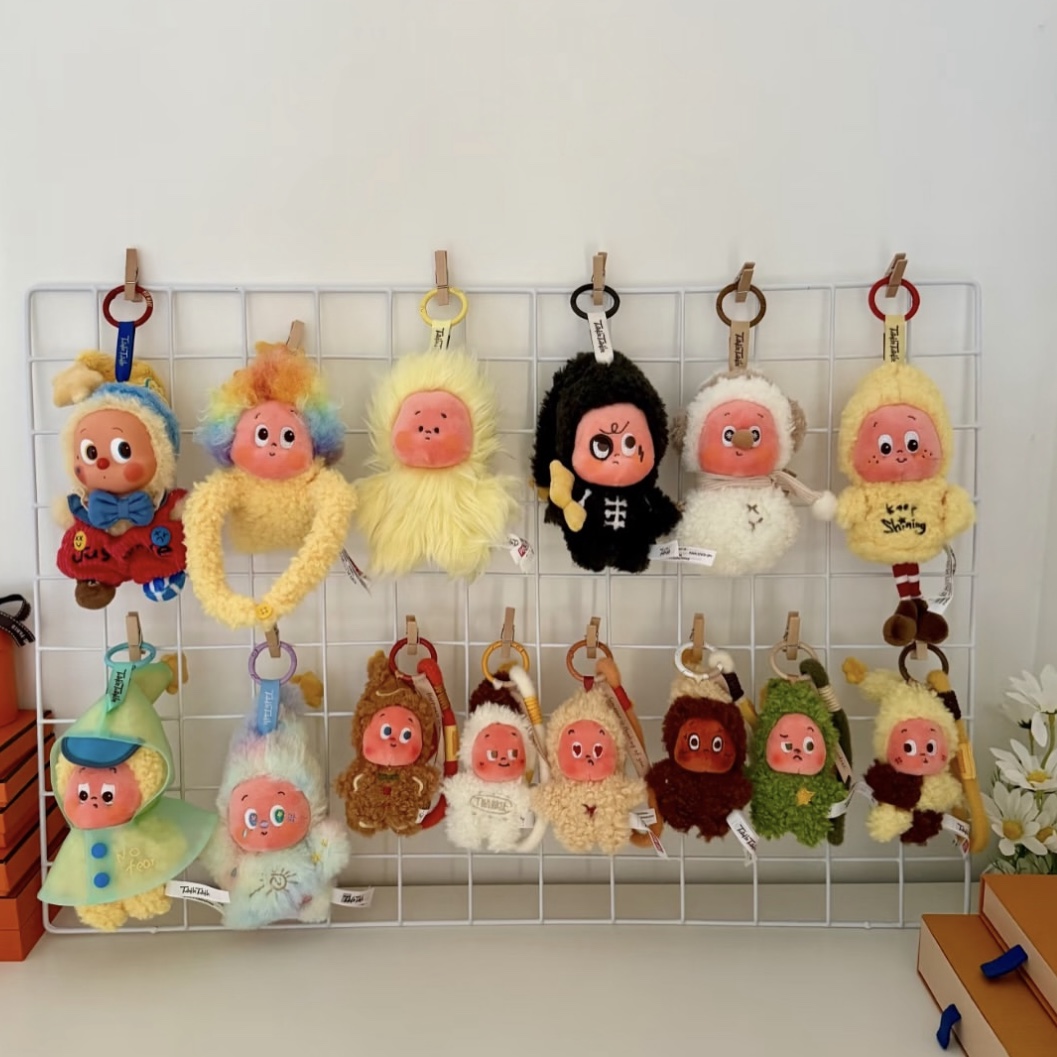 Pop Mart Twinkle Twinkle Savor the Moment Series-Fresh-Baked Mini Cookies Plush Pendant Vanilla Crunch (Opened Case), Pop Mart Twinkle Twinkle Savor the Moment Series-Fresh-Baked Mini Cookies Plush Pendant Matcha Crisp (Opened Case) 착용 스타일