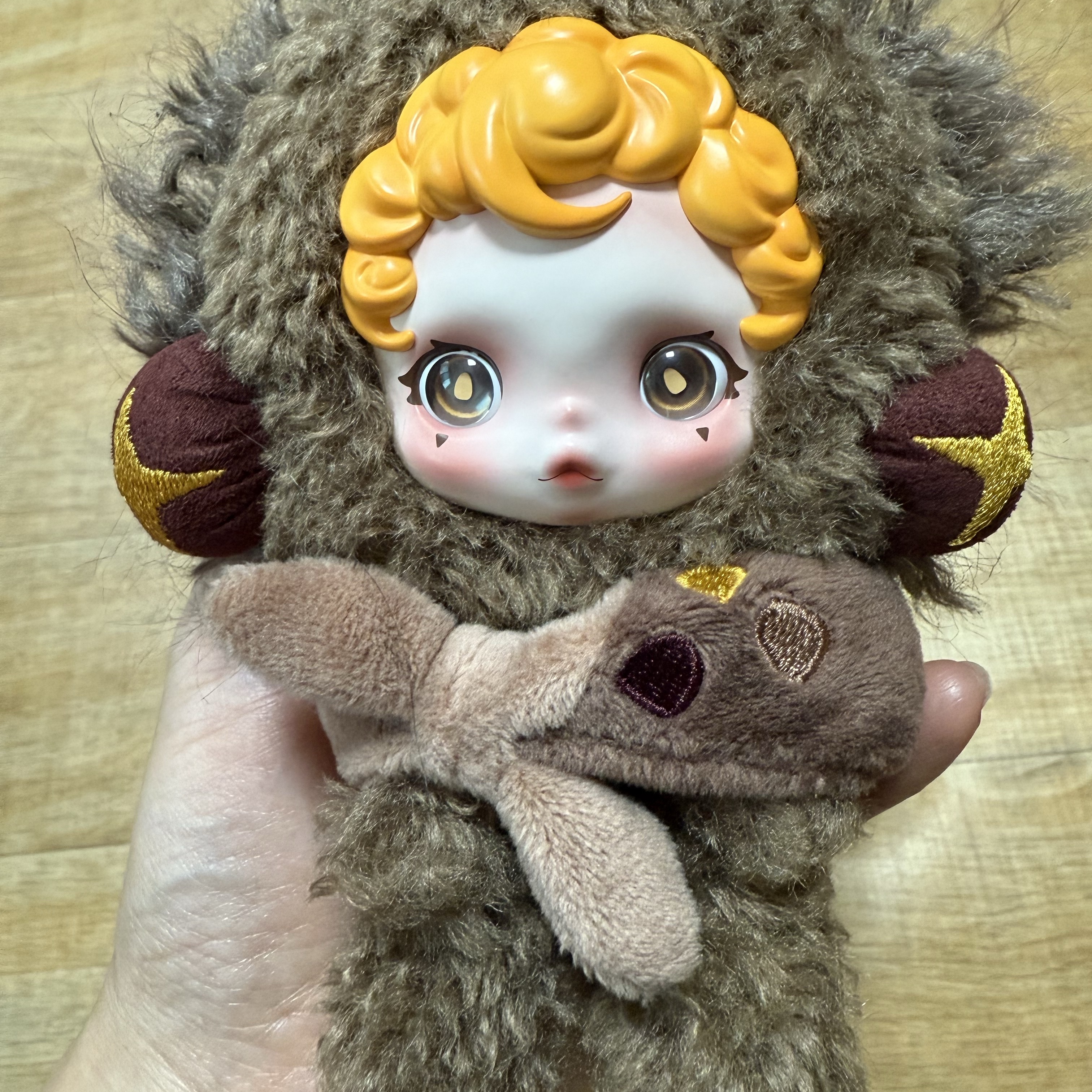 Pop Mart Skullpanda You Found Me ! Series Plush Doll Pendant Sneaky Chestnut (Opened Case) 착용 스타일