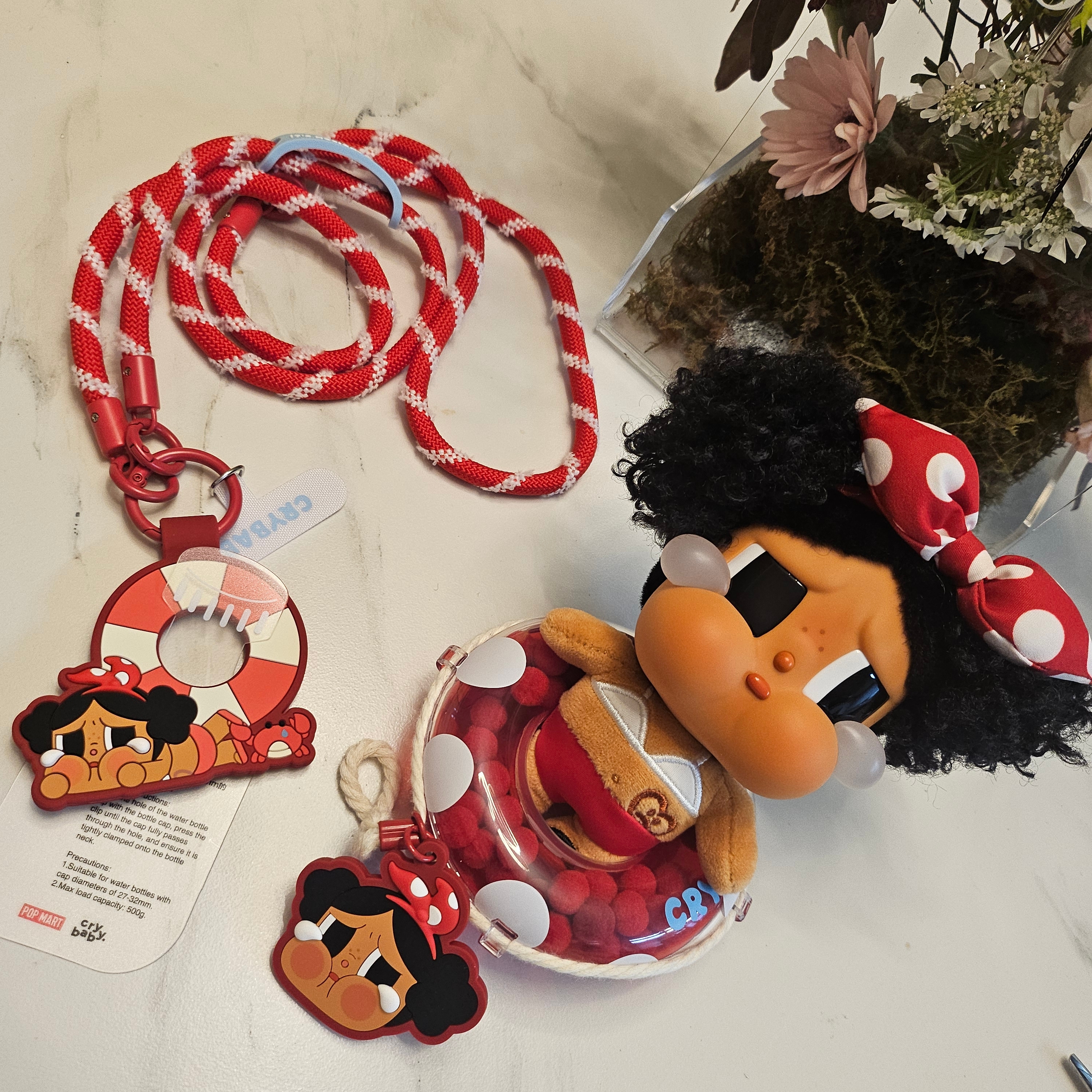 Pop Mart Crybaby Vacation Mode On Series Pendant My Summer Vibe (Opened Case) 착용 스타일