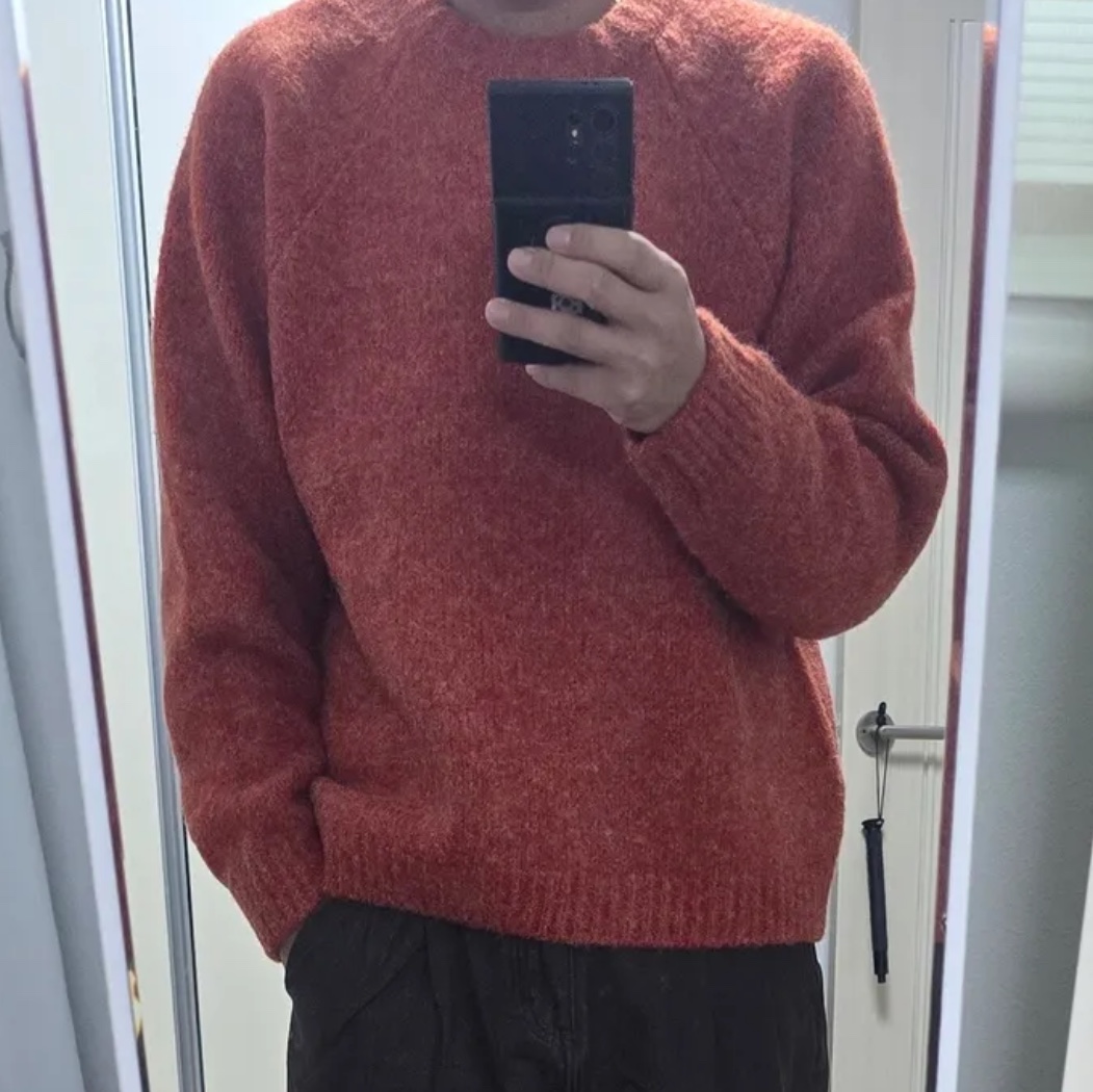 Knitted Boucle Reglan Crop Round Knit Orange 착용 스타일