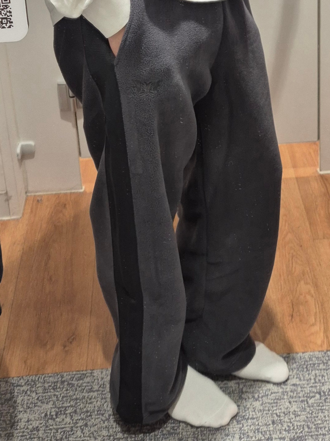 Uniqlo x Needles Fleece Wide Pants Dark Gray - KR 착용 스타일 - 1