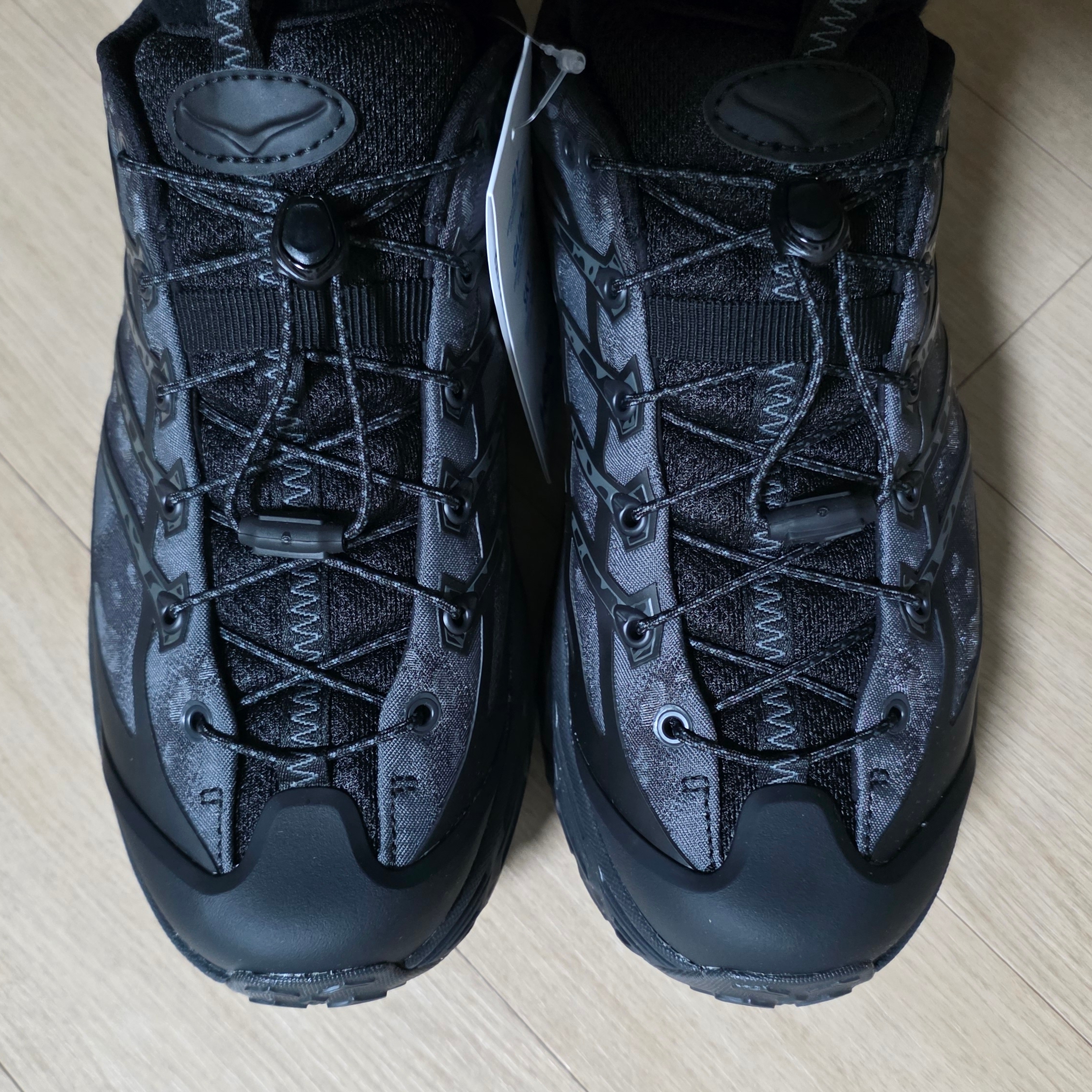 Hoka Mafate Three2 Tech Stealth Black 착용 스타일 - 3
