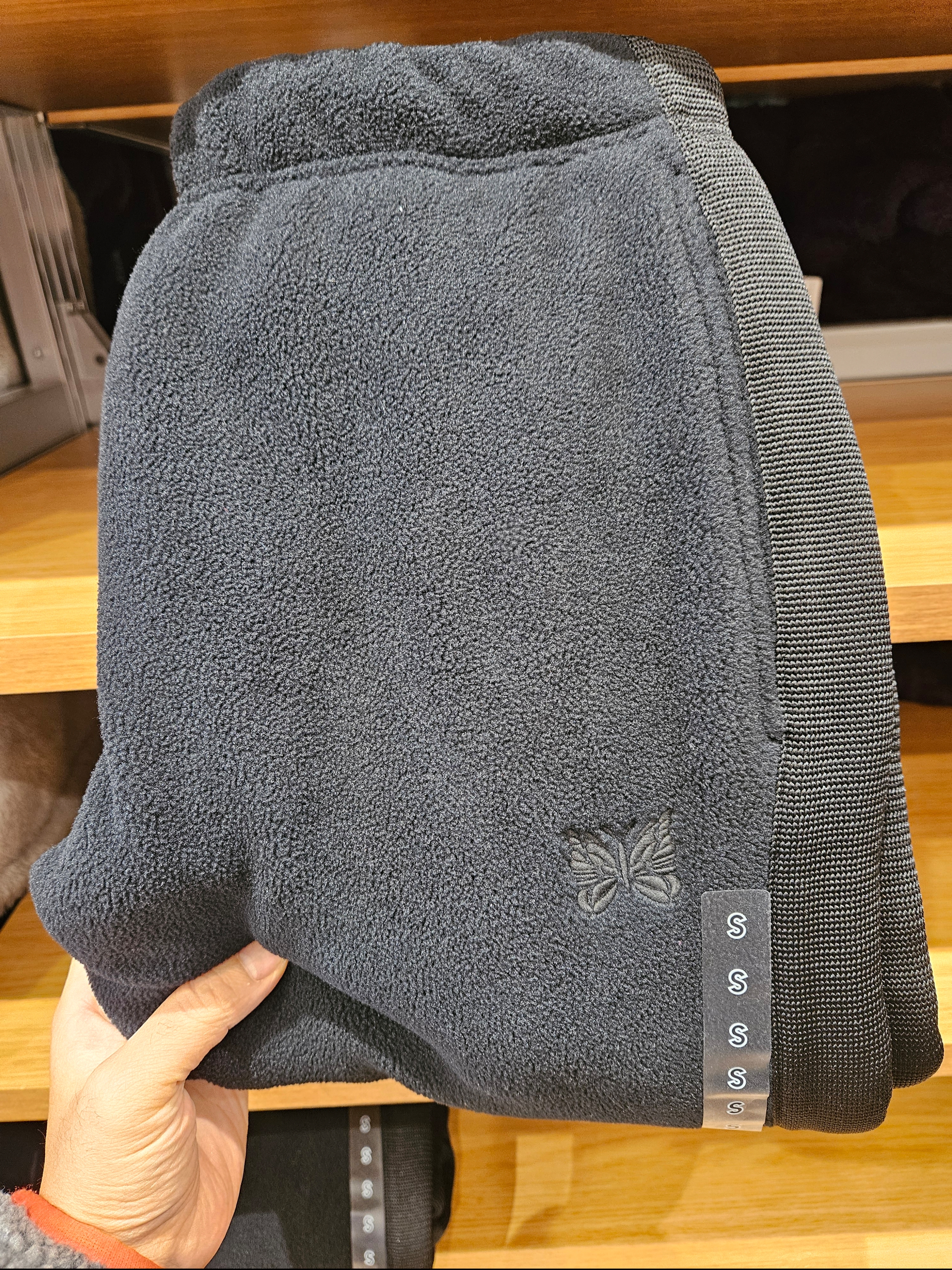 Uniqlo x Needles Fleece Jacket Beige - KR, Uniqlo x Needles Fleece Jacket Black - KR 착용 스타일 - 5