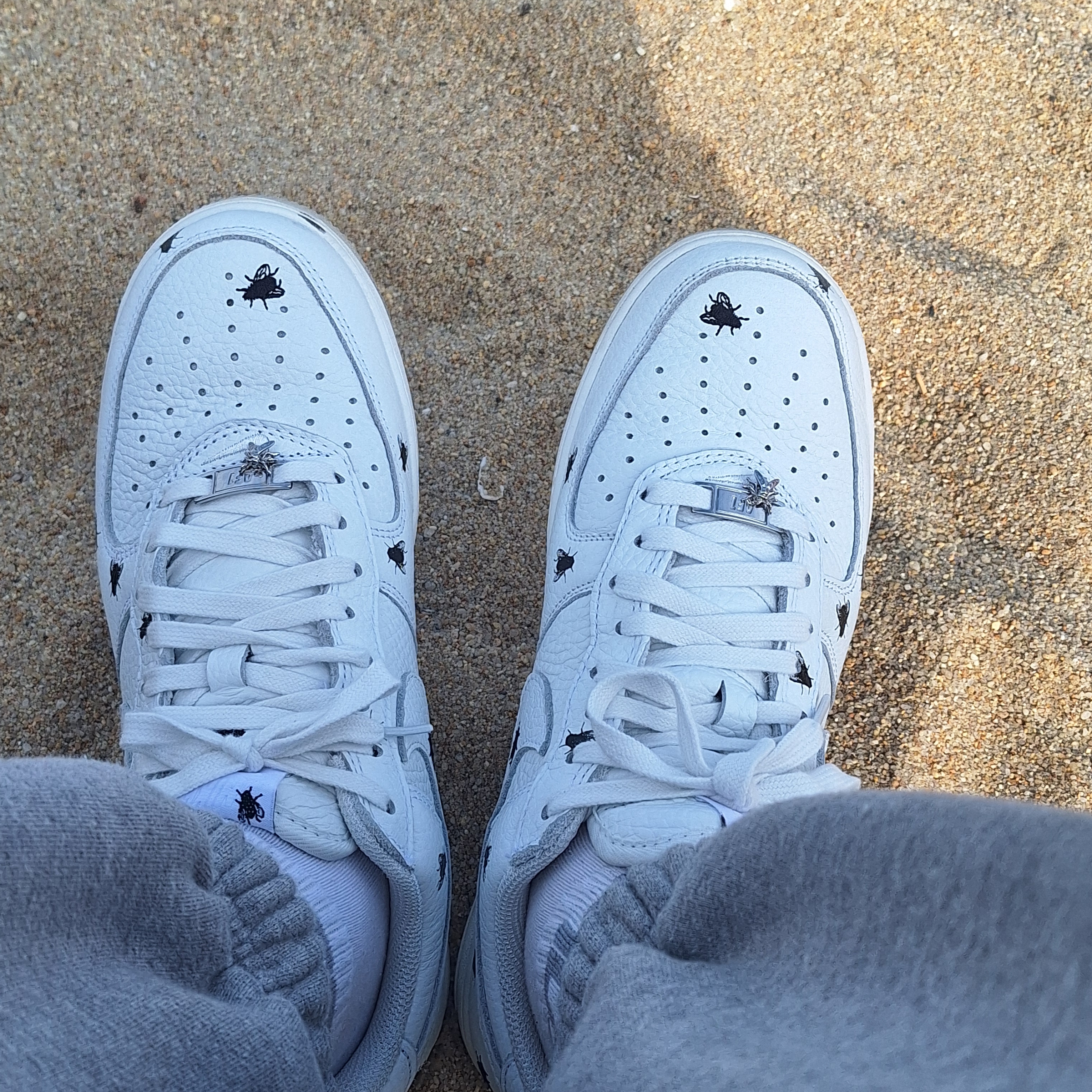 Nike Air Force 1 Retro Summit White and Black 착용 스타일