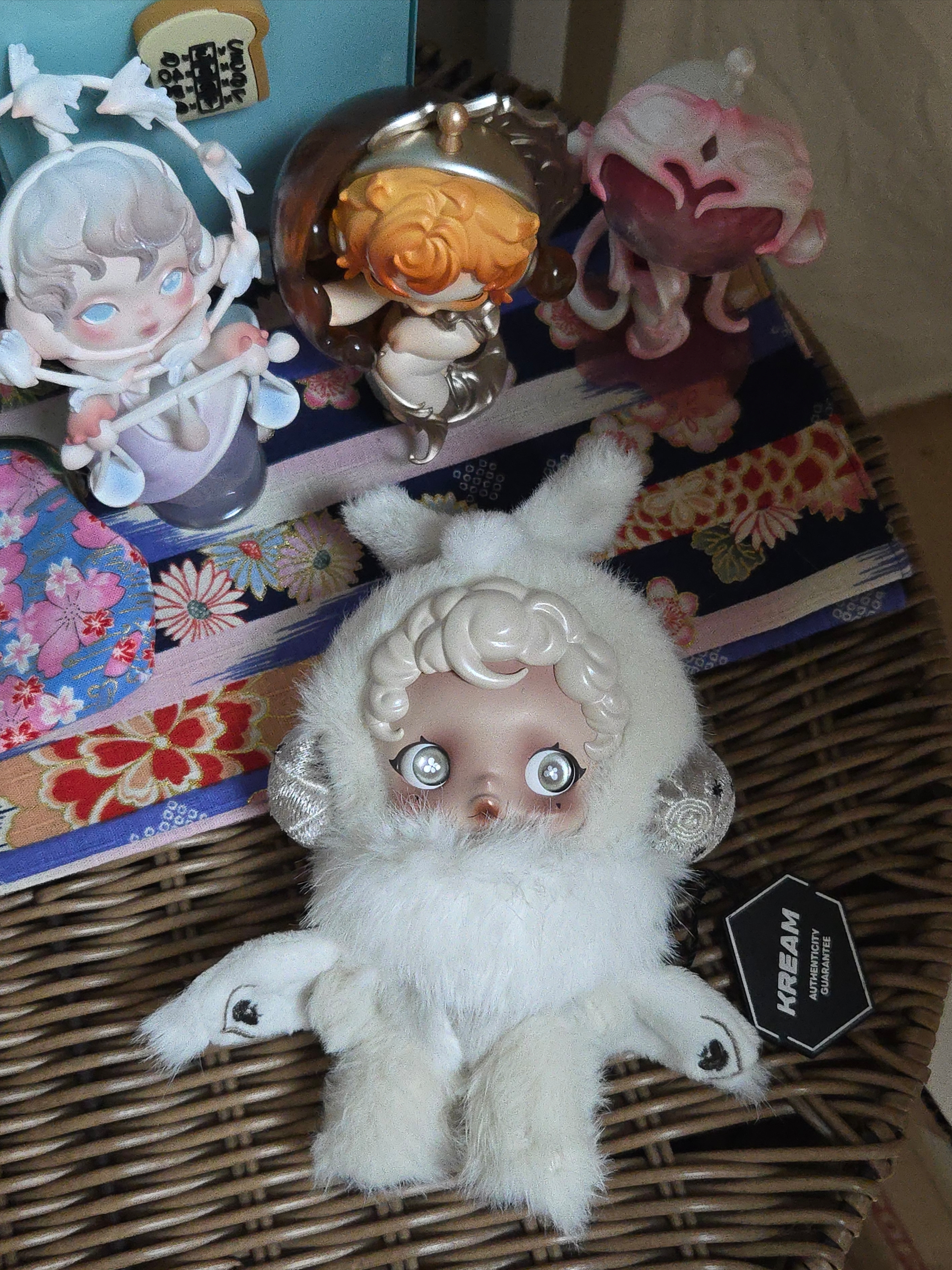 Pop Mart Skullpanda L’Impressionnisme Series Plush Doll Mist (Opened Case) 착용 스타일