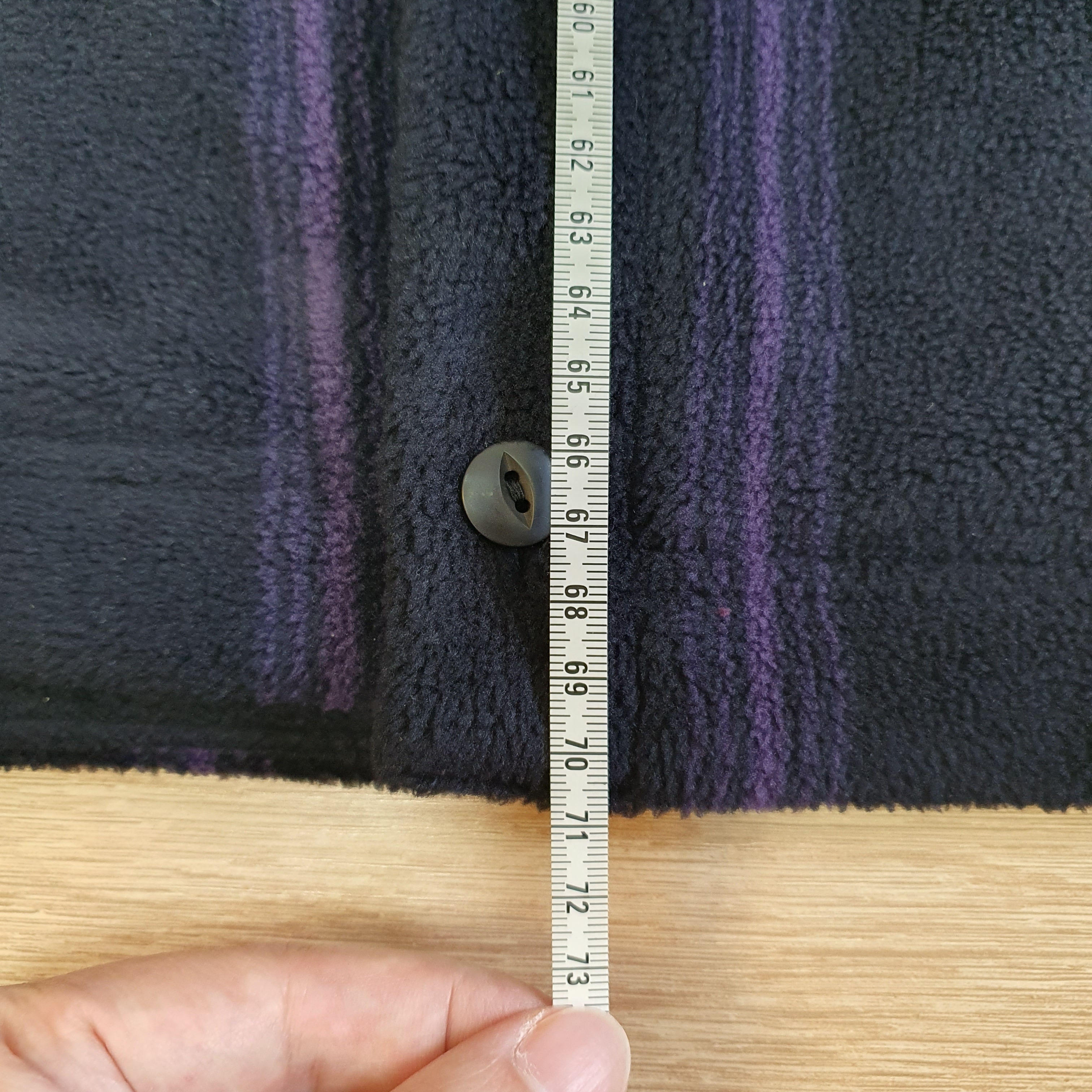 Uniqlo x Needles Fleece Oversized Cardigan Black - KR 착용 스타일 - 3