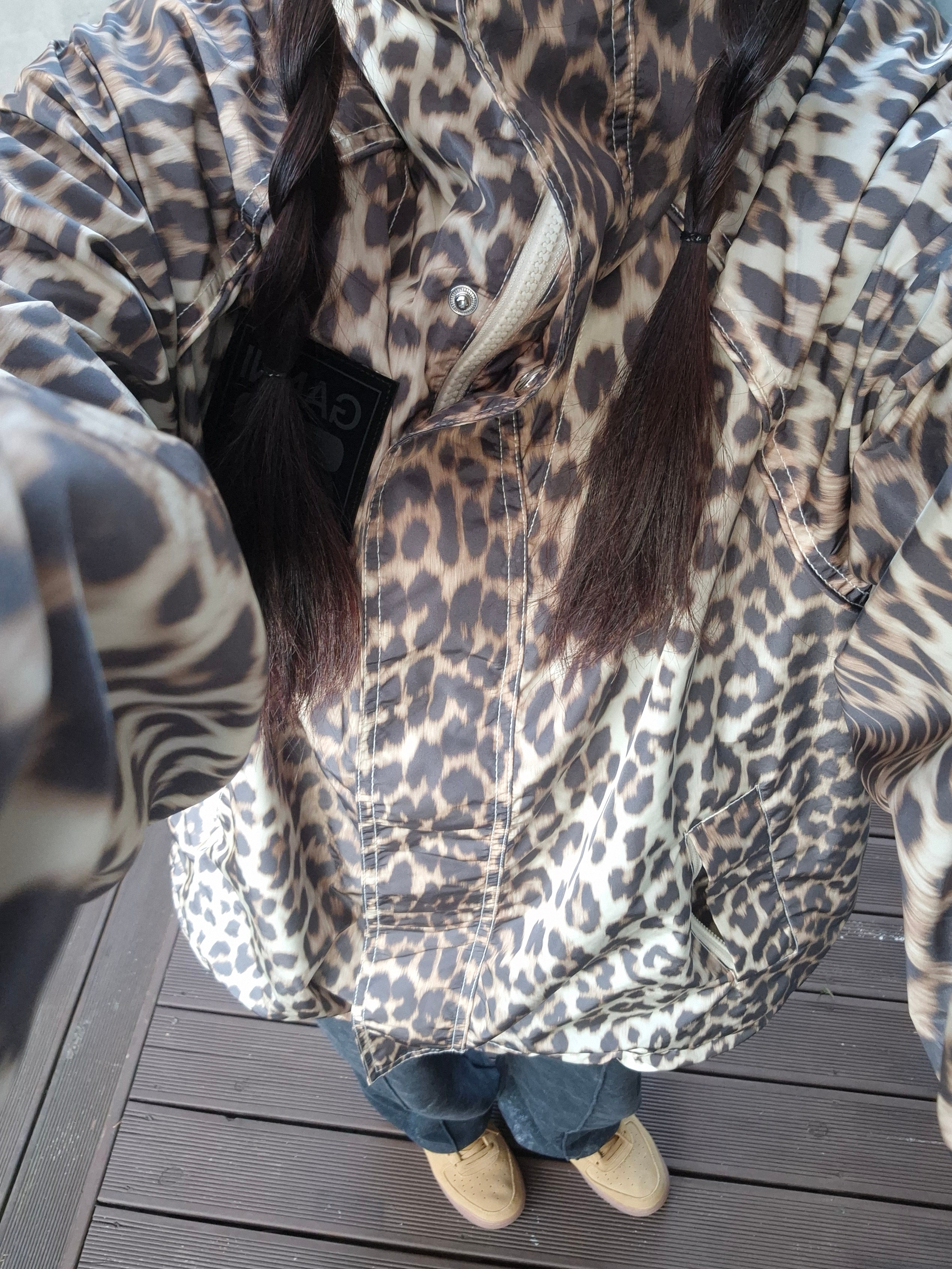 (W) Ganni Leopard Print Nylon Jacket Almond Milk, Nike Air Force 1 '07 WB Flax 착용 스타일
