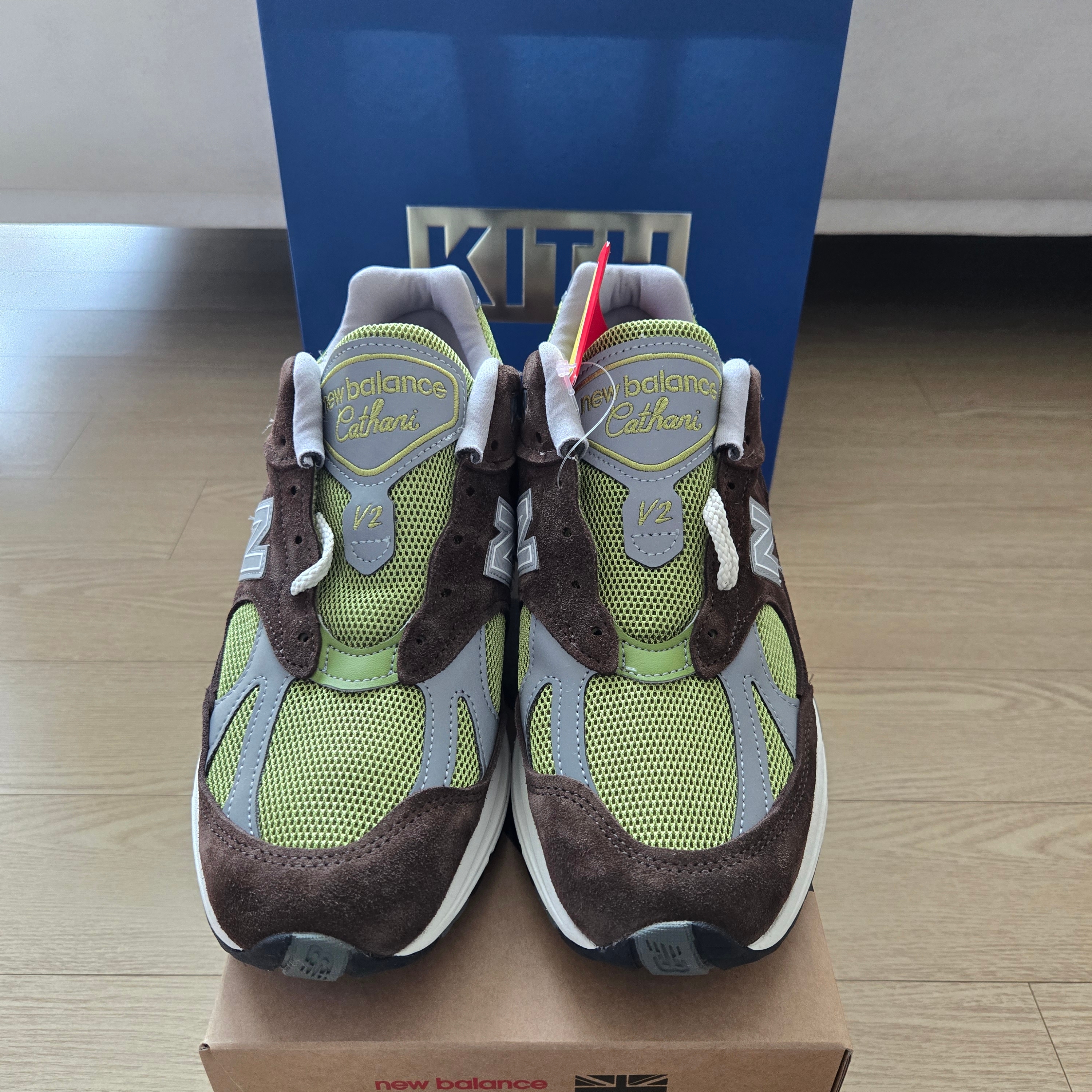 New Balance × Danielle Cathari 991v2 Chocolate Brown Pistachio 착용 스타일 - 2