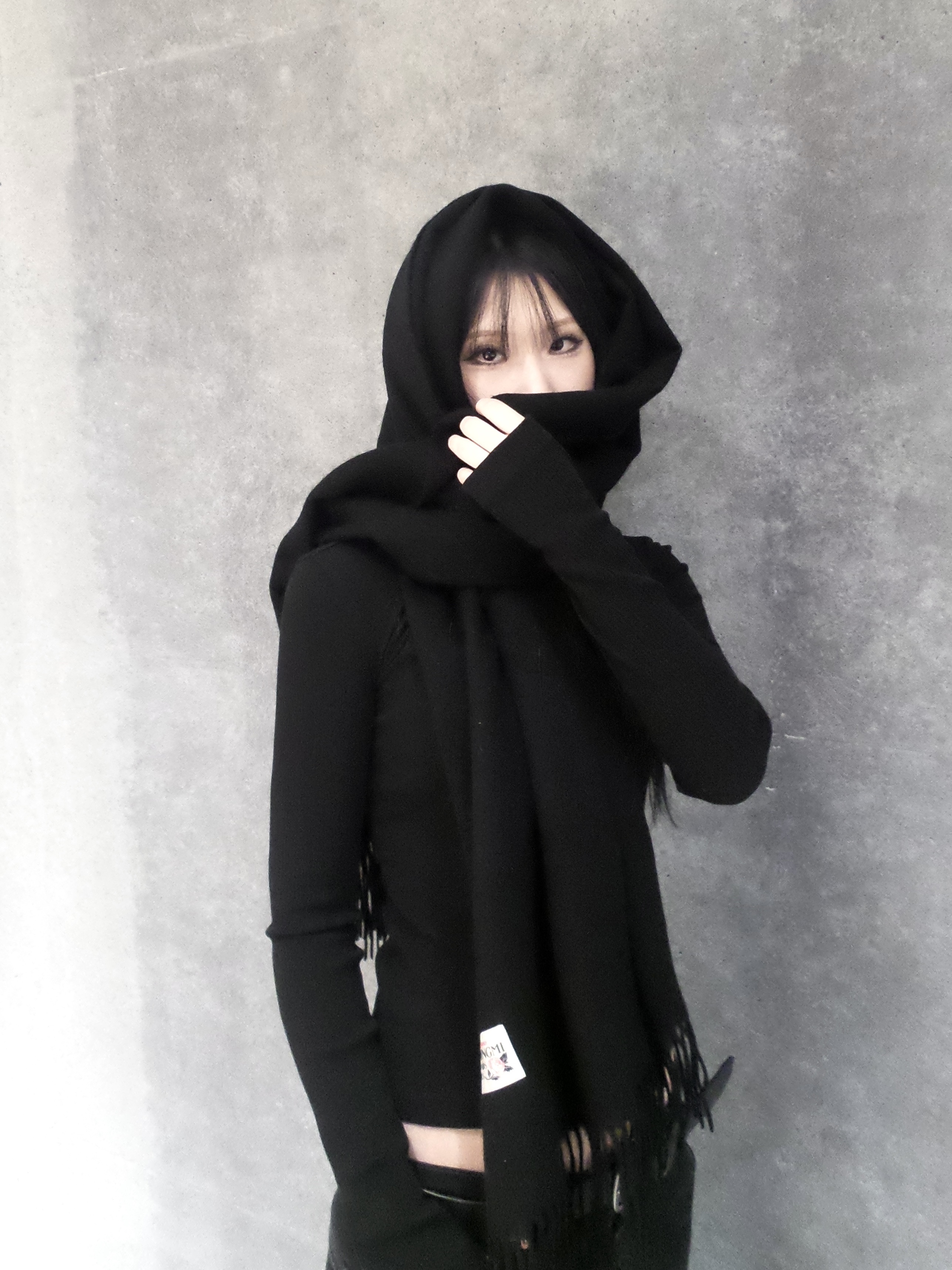 Wooyoungmi Flower Dyeing Hooded Black - 25SS, Wooyoungmi Flower Back Logo Hoodie Black - 23FW 착용 스타일 - 2