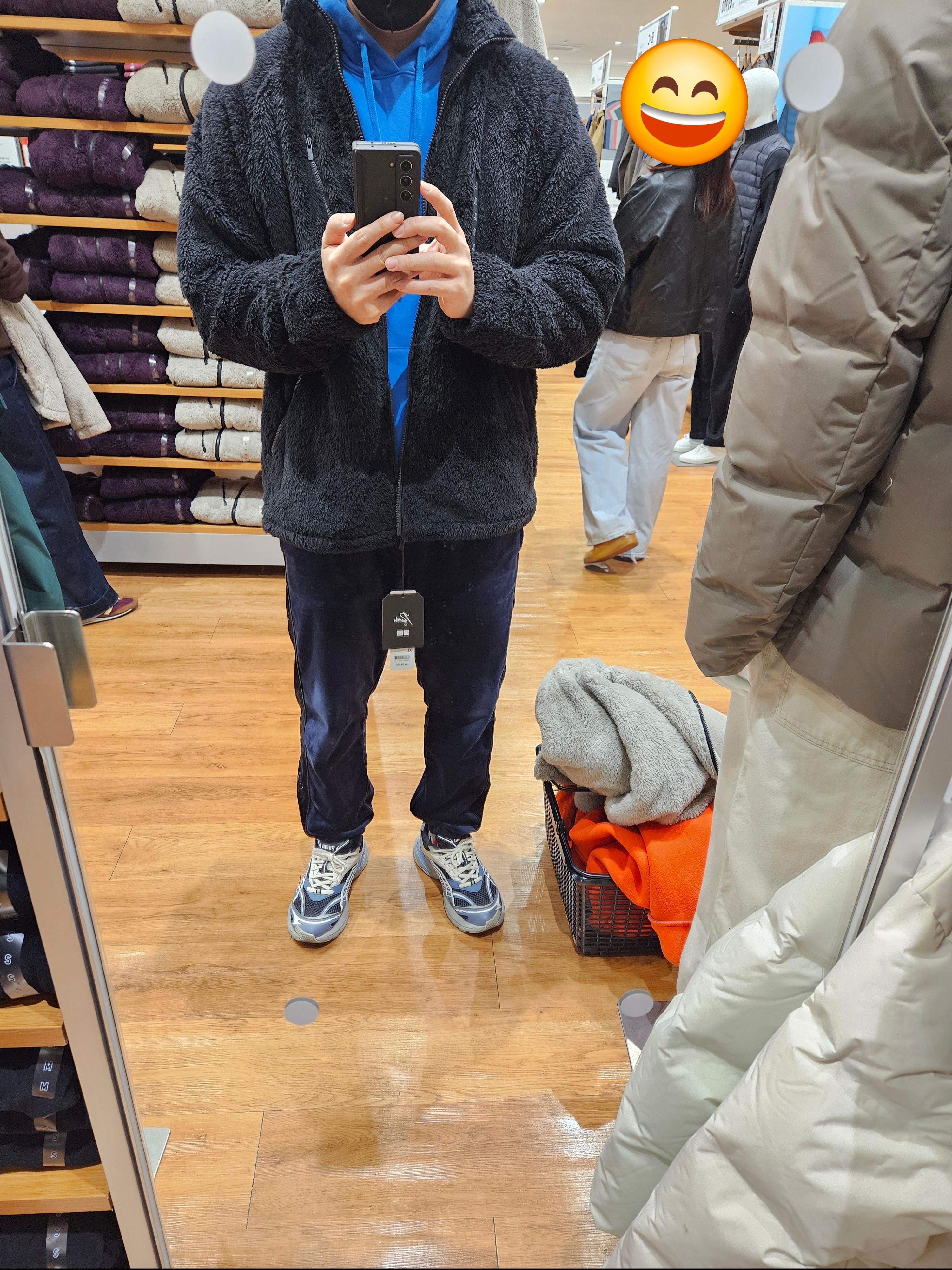 Uniqlo x Needles Fleece Jacket Beige - KR, Uniqlo x Needles Fleece Jacket Black - KR 착용 스타일 - 2