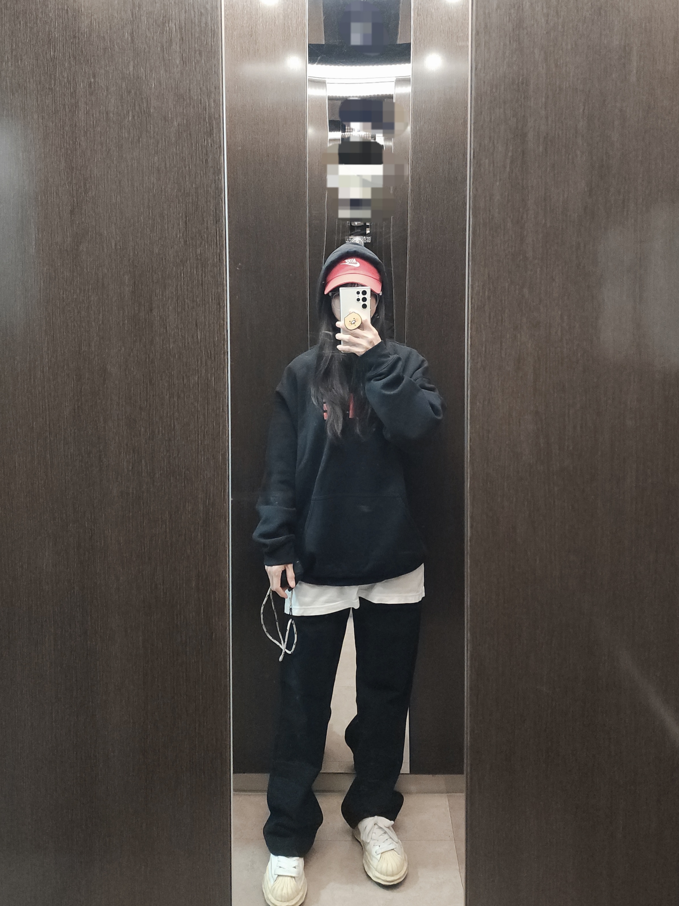 Tune x Jordan Hoodie Black Varsity Red, Nike Heritage 86 Futura Washed Cap University Red 착용 스타일