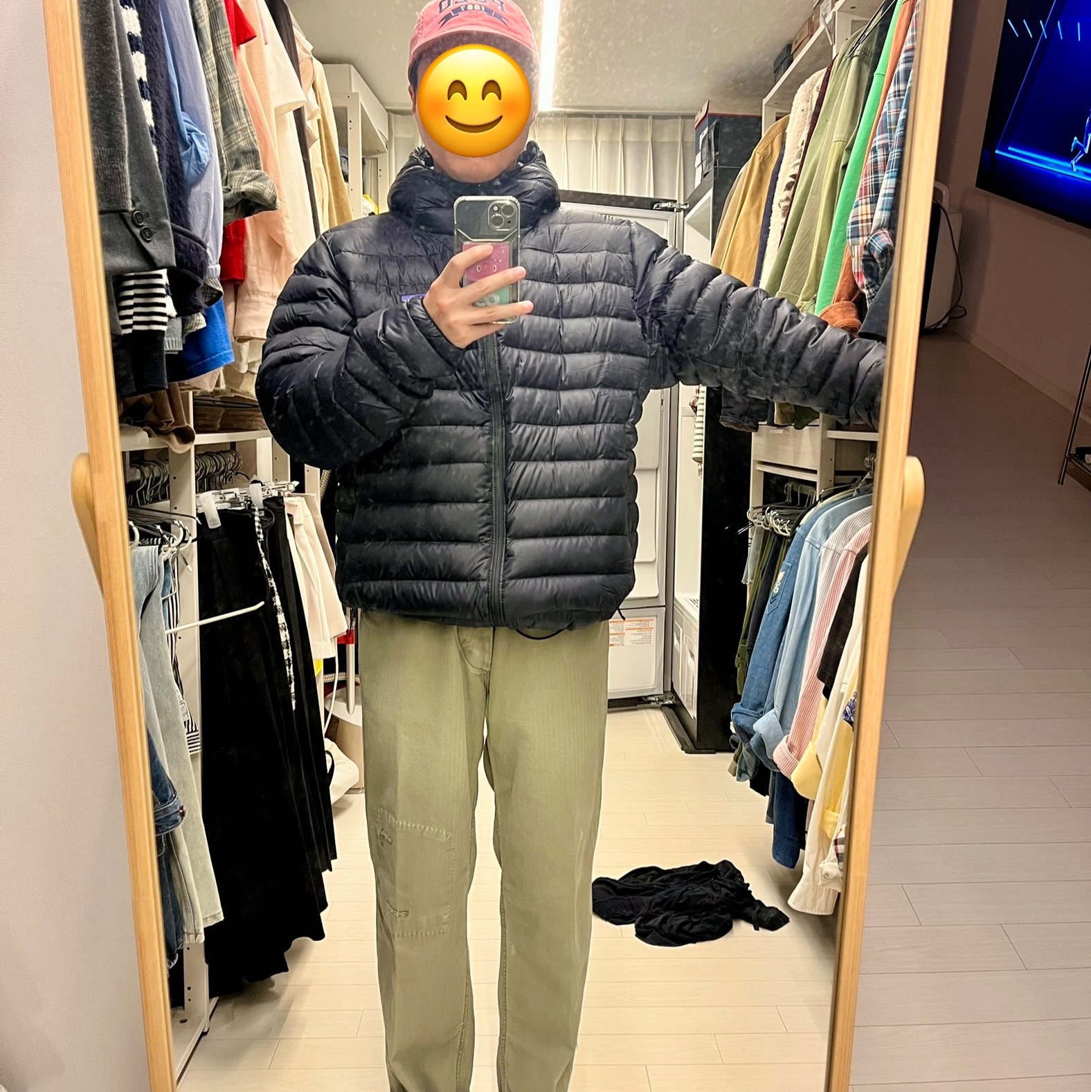 Patagonia Down Sweater Hoody Black 착용 스타일