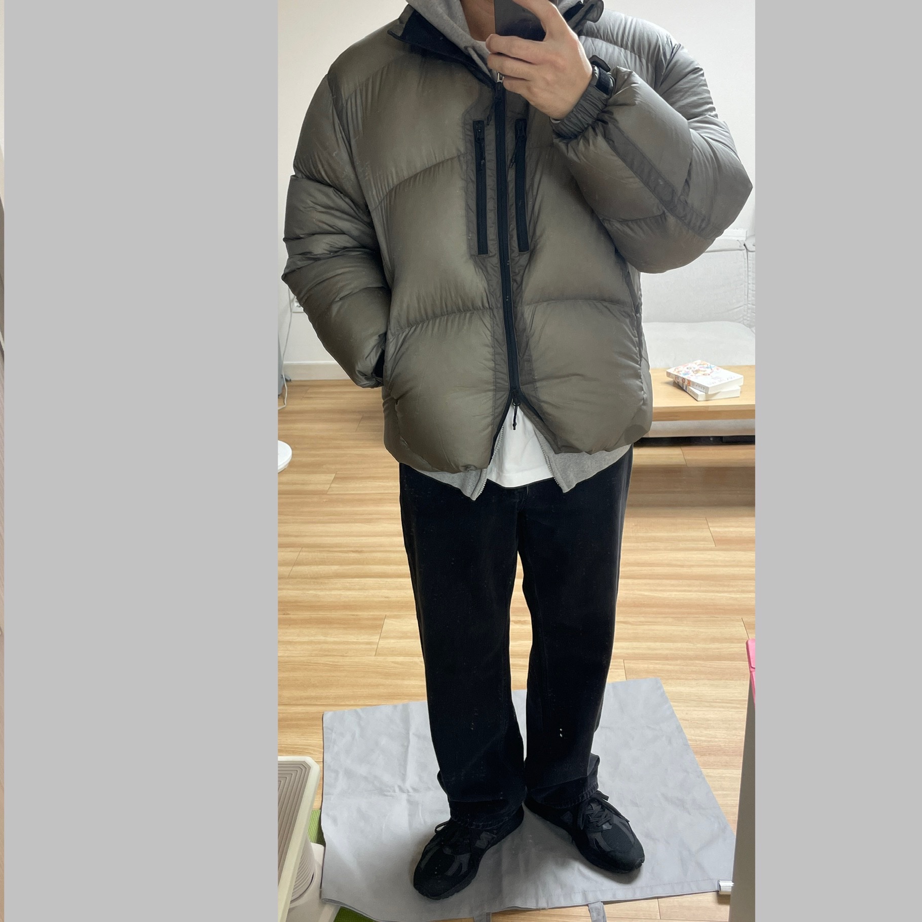 [FW25] moif Shadow Puffer Down Parka Sheer Olive 착용 스타일