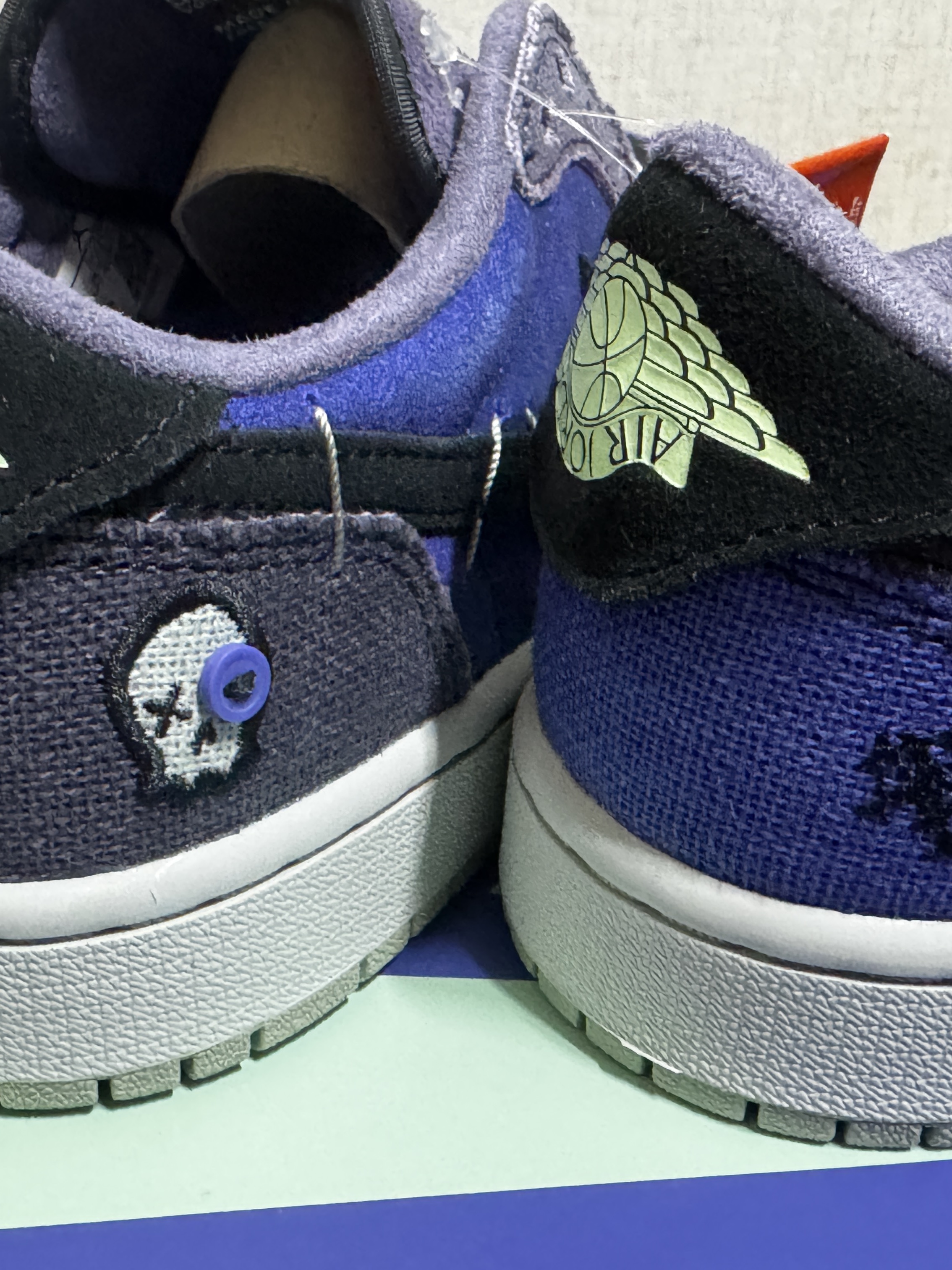 Jordan 1 x Zion Williamson Retro Low OG Regency Purple and Dark Raisin 착용 스타일 - 4