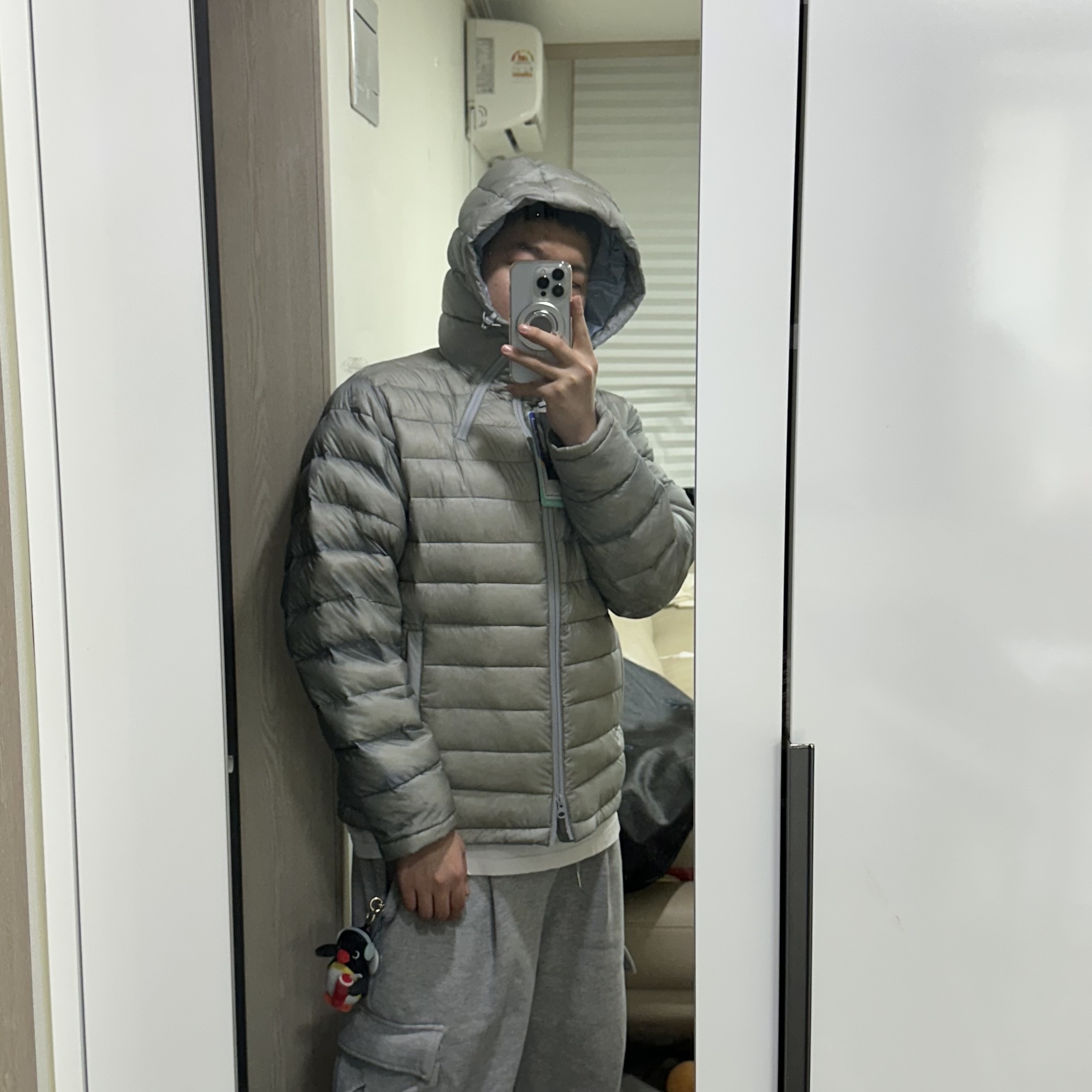 Sansan Gear Suffix Puffer Jacket Grey_25FW 착용 스타일 - 3
