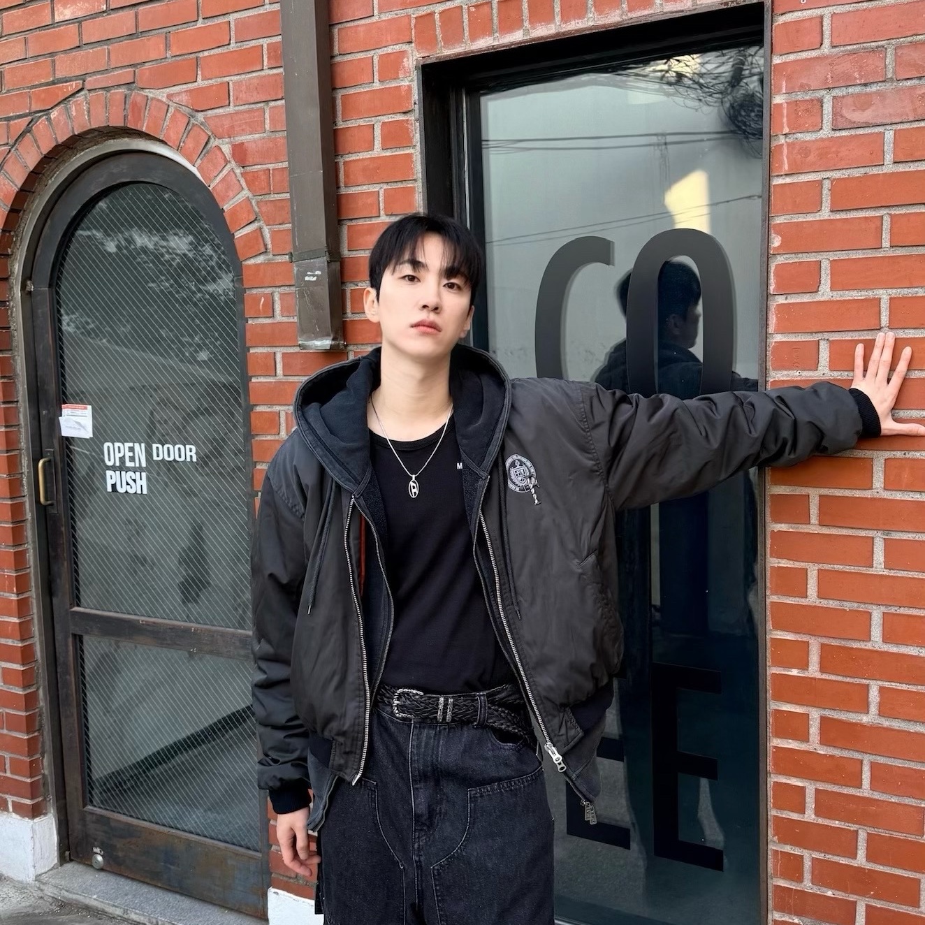 [더블적립]Farfromwhat Far Fade F Charm Bomber 착용 스타일 - 1