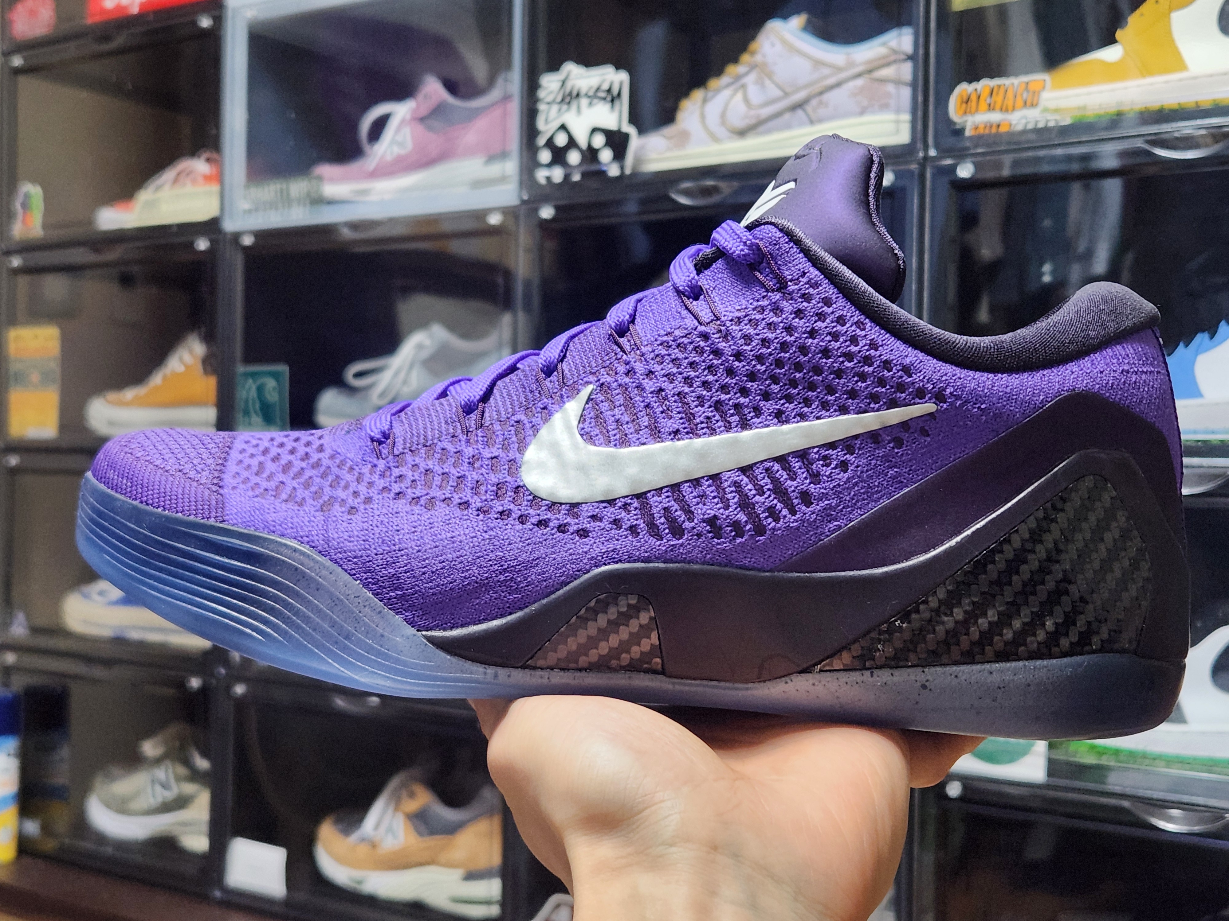 Nike Kobe 9 Elite Low Protro Hyper Grape and Cave Purple 착용 스타일