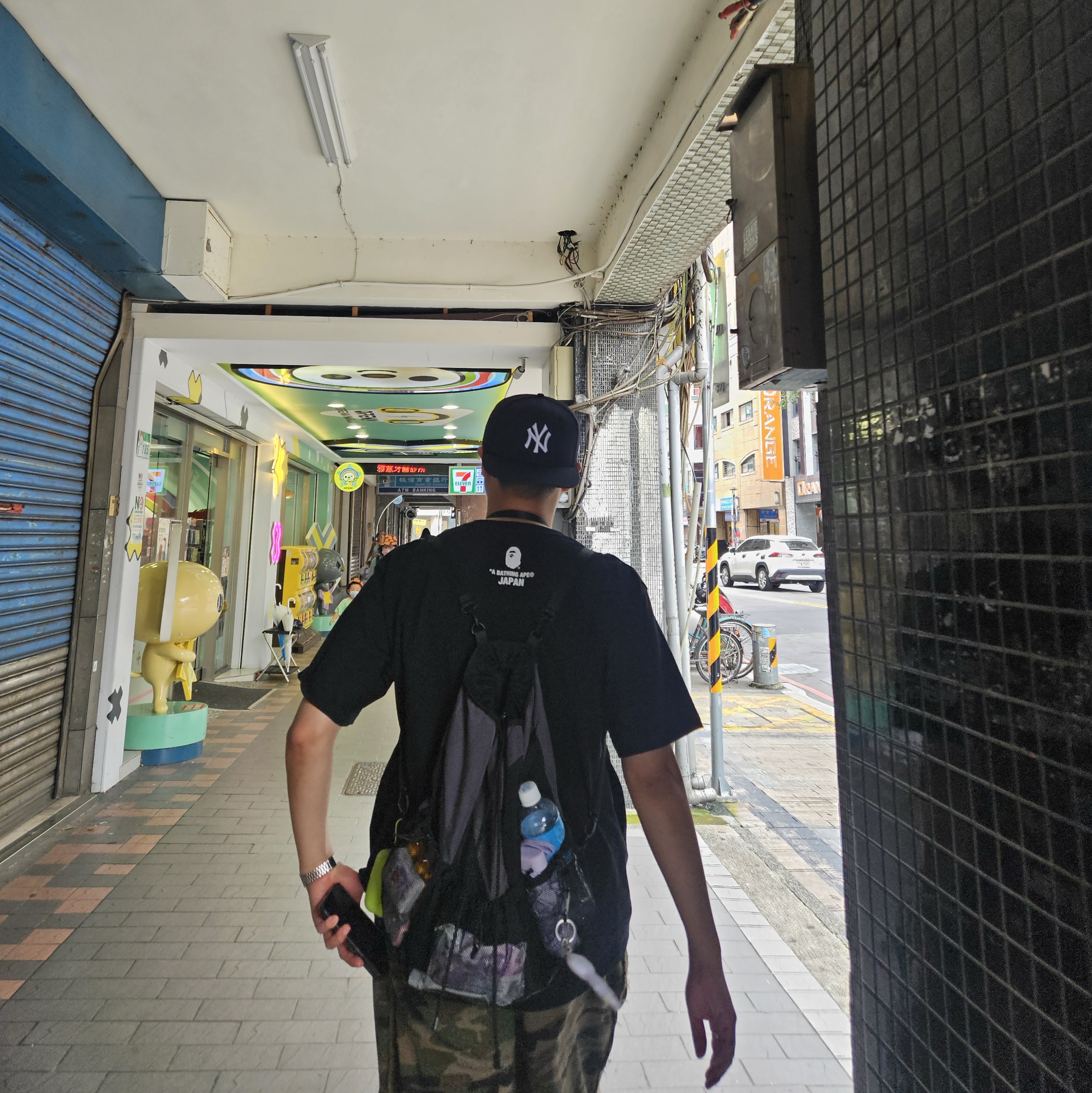 BAPE Japan College City T-Shirt Black 착용 스타일