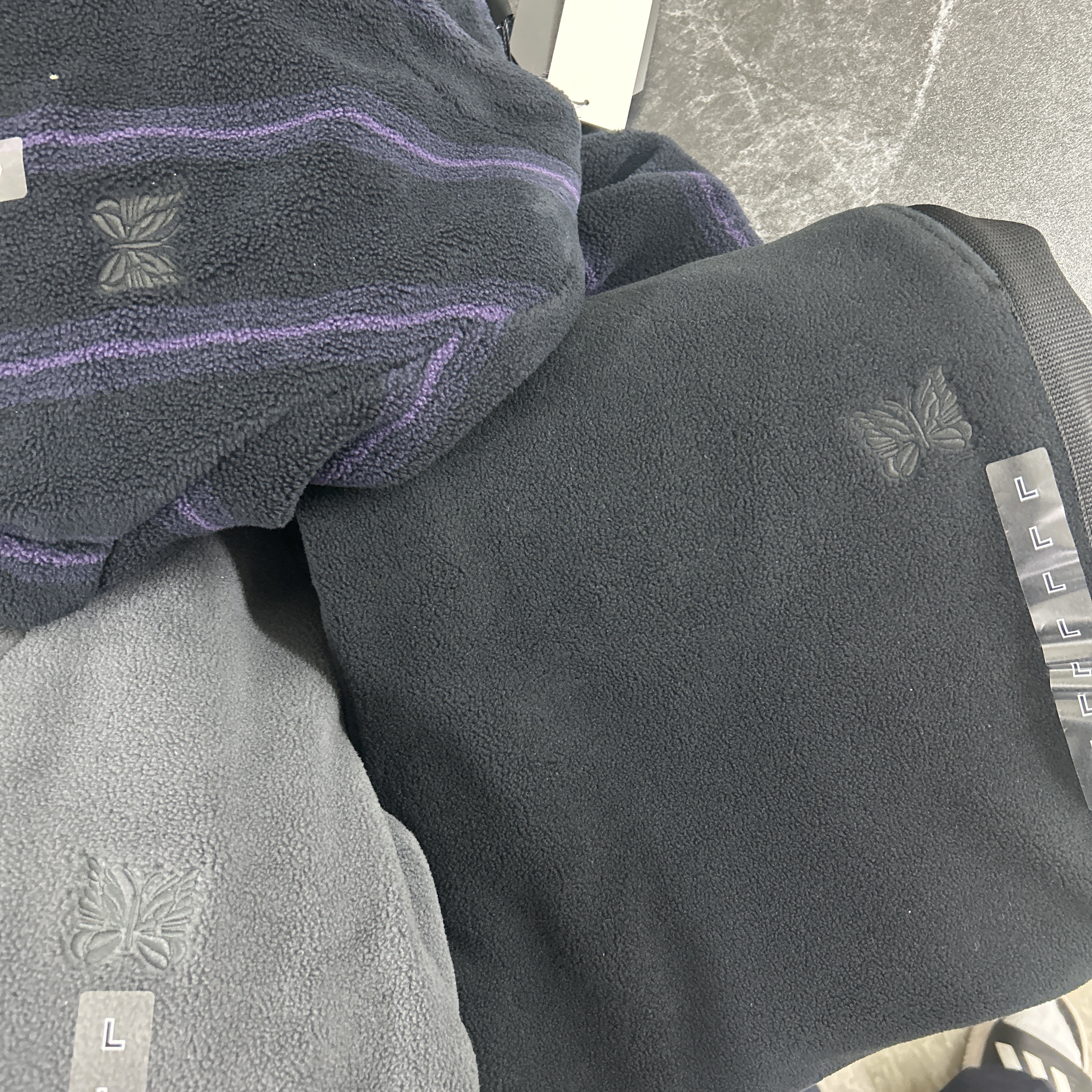 Uniqlo x Needles Fleece Wide Pants Black - KR, Uniqlo x Needles Fleece Oversized Cardigan Black - KR 착용 스타일 - 1