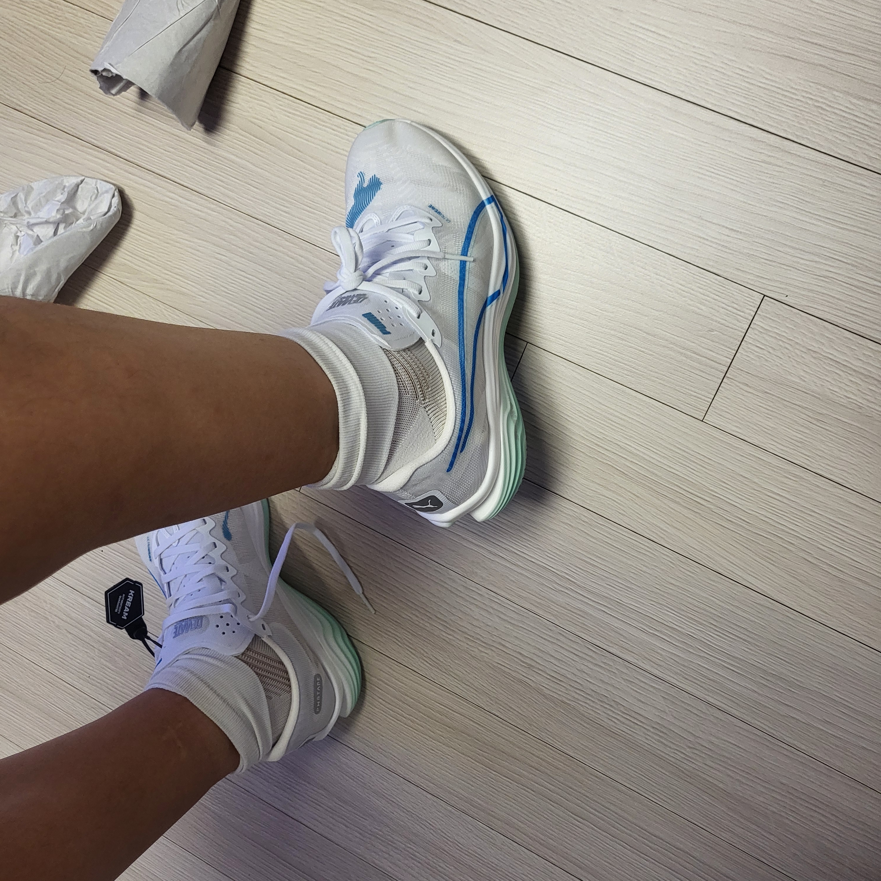 Puma Deviate Nitro Elite 3 White Speed Blue 착용 스타일