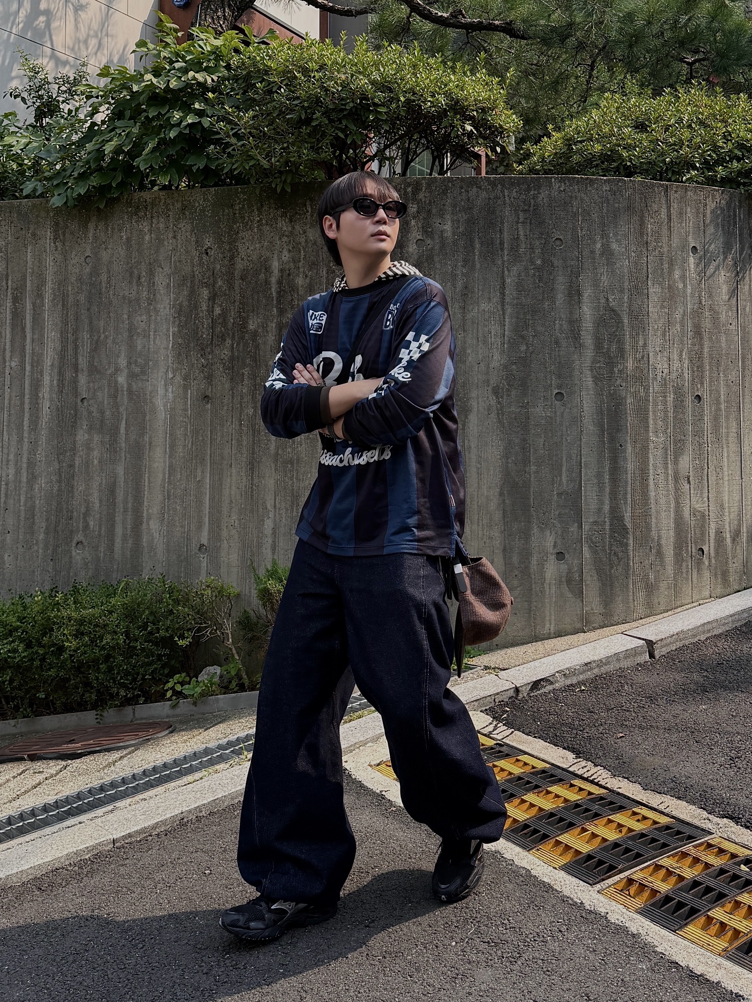 Mizuno Wave Rider 10 Black Silver 착용 스타일 - 1