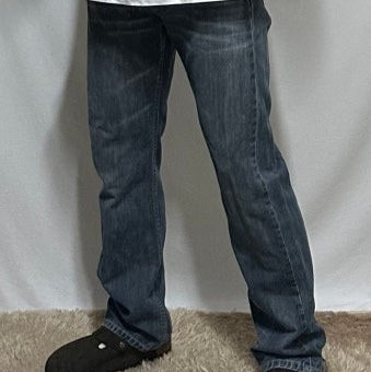 Levi's 501 Original Fit Jean Black 착용 스타일
