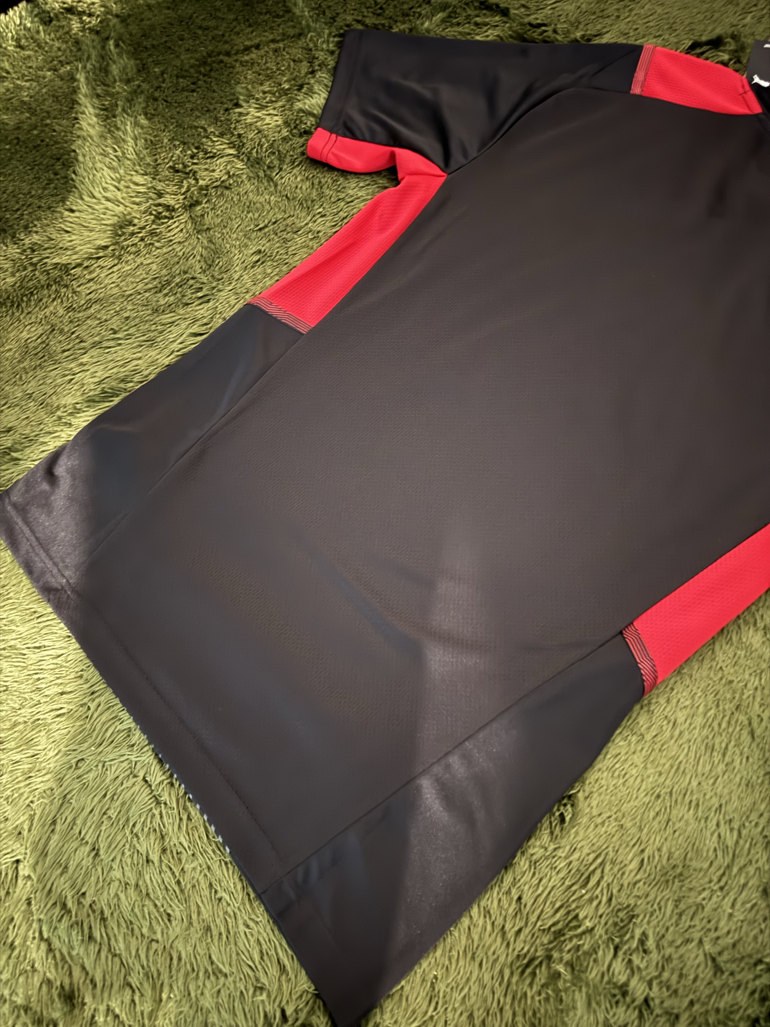 Puma x ACM Training Jersey Black Tango Red (Non Marking Ver.) 착용 스타일 - 9