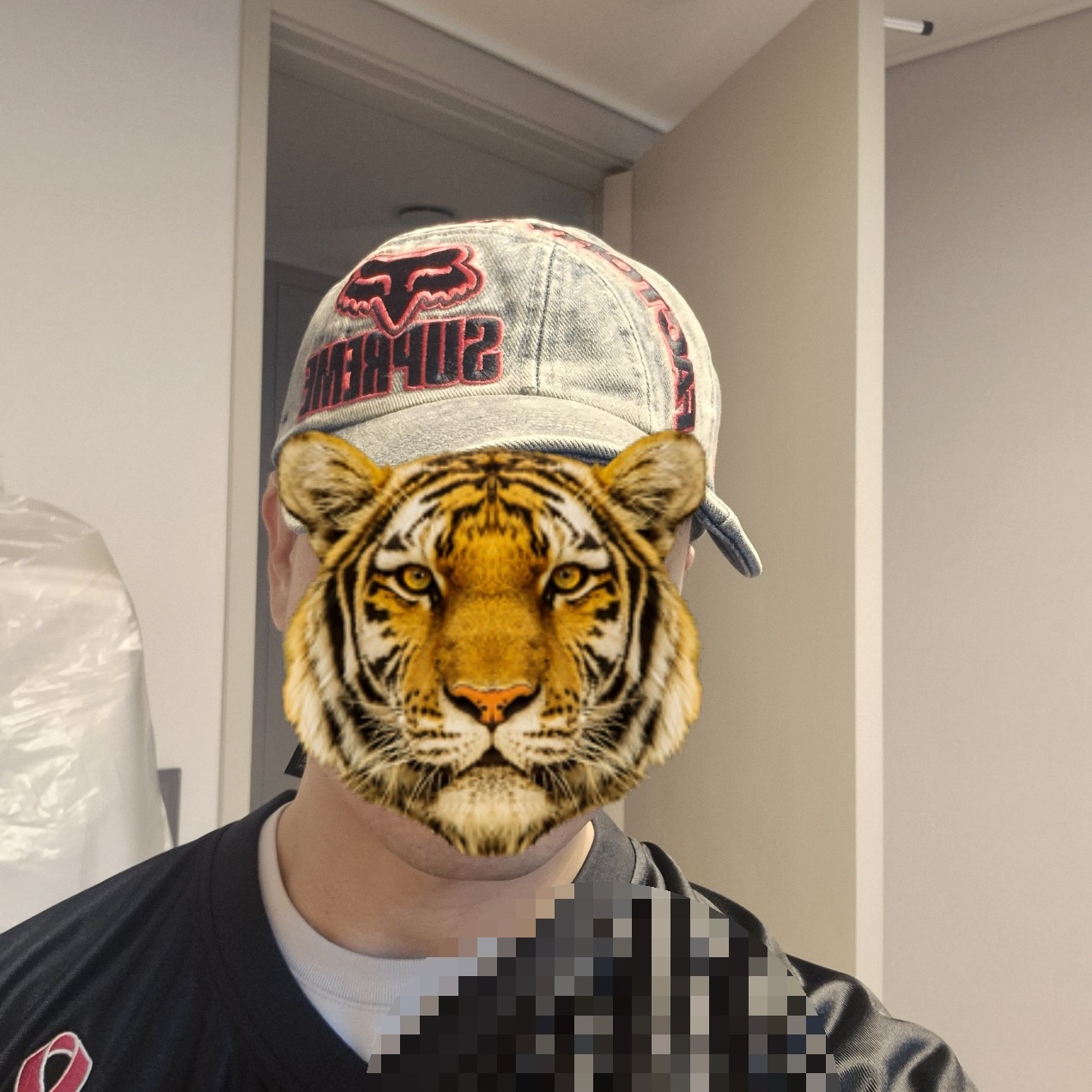 Supreme x Fox Racing 6-Panel Denim - 25FW, Supreme Breast Cancer Awareness Football Jersey Black - 25FW 착용 스타일 - 3