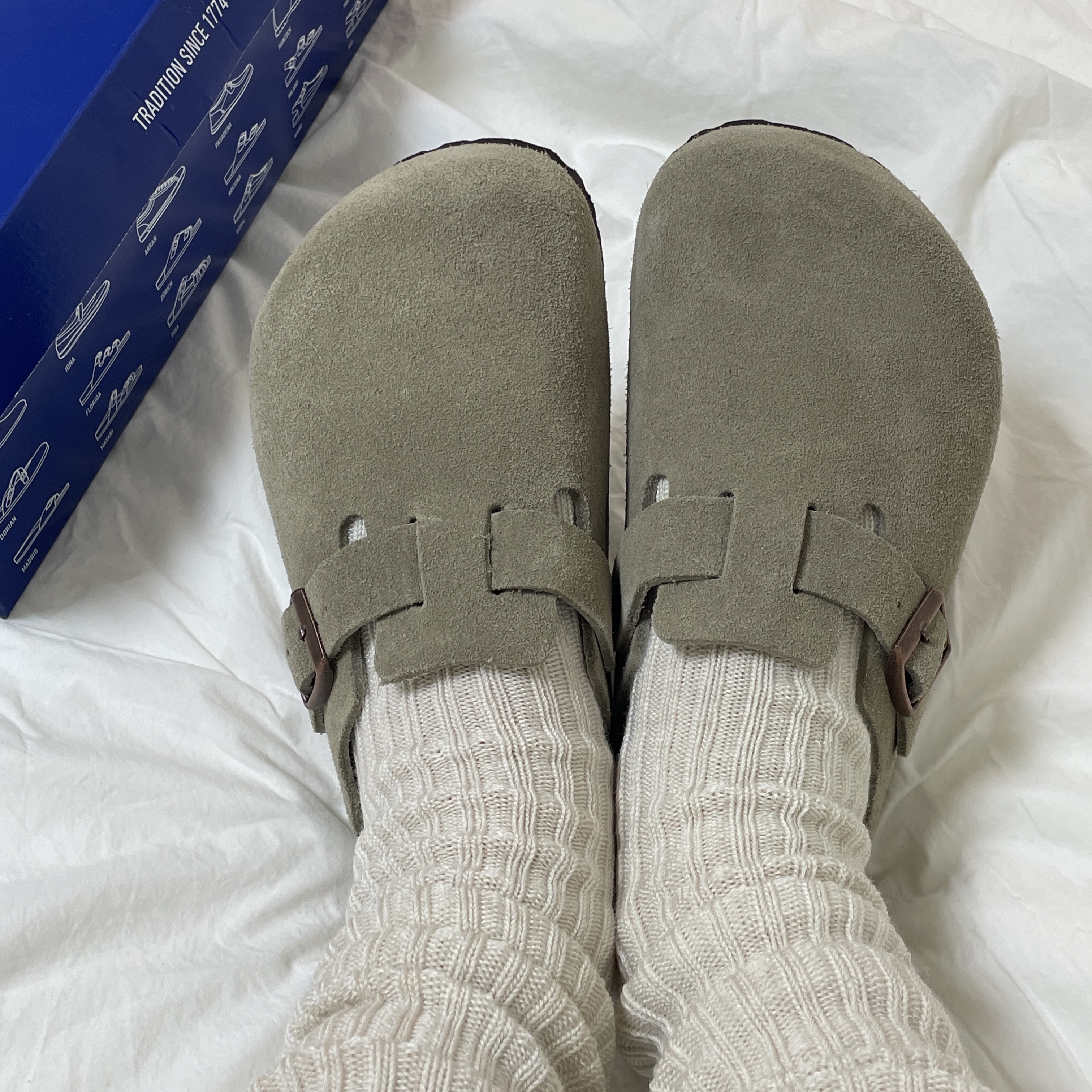 Birkenstock Boston Soft Footbed Taupe - Regular 착용 스타일 - 1