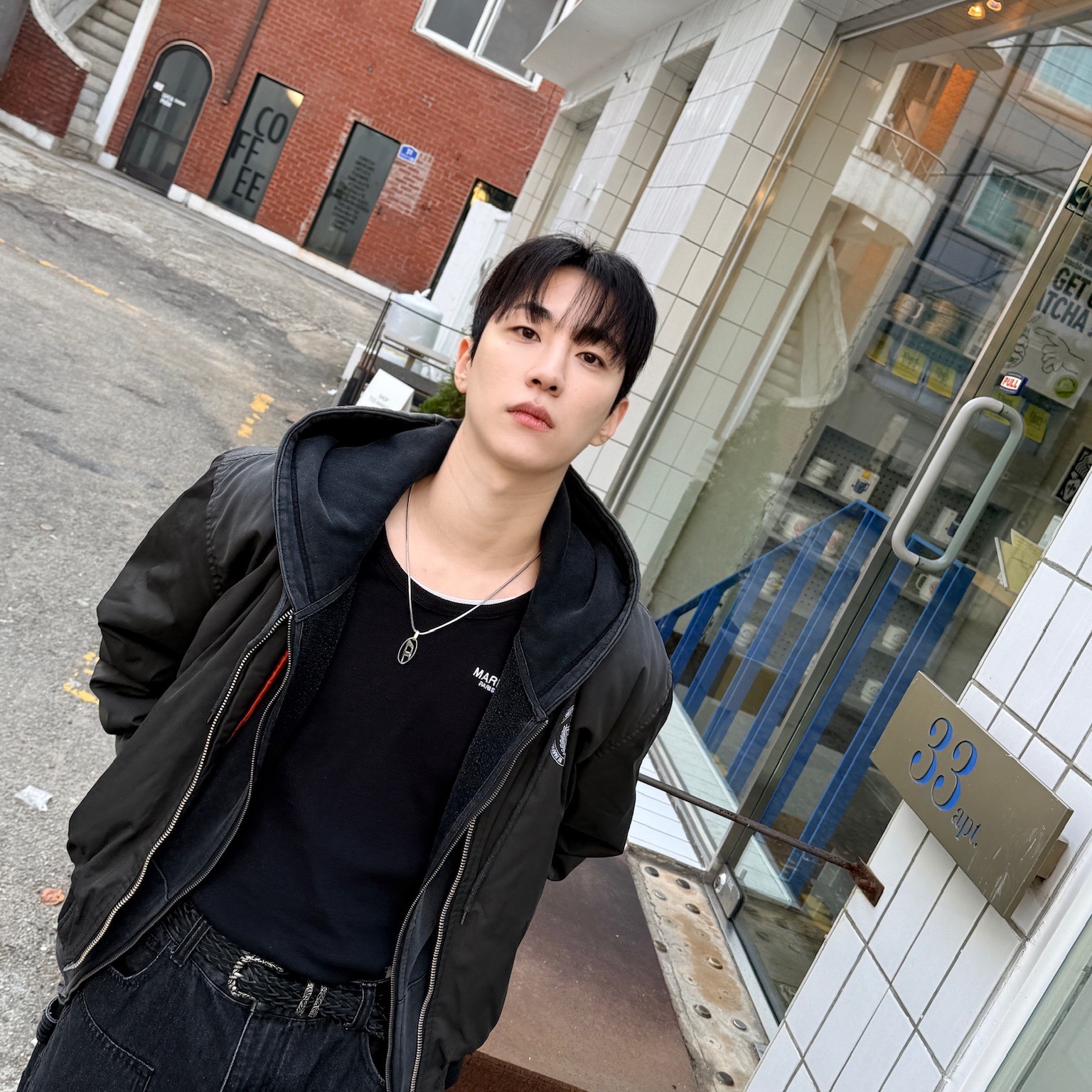 [더블적립]Farfromwhat Far Fade F Charm Bomber 착용 스타일 - 2
