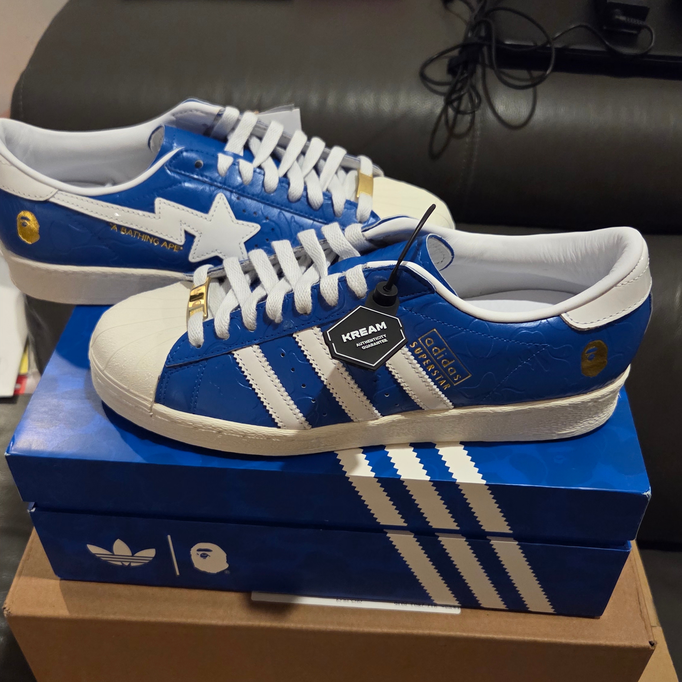 Adidas x BAPE Superstar Vintage Blue Cloud White 착용 스타일 - 2