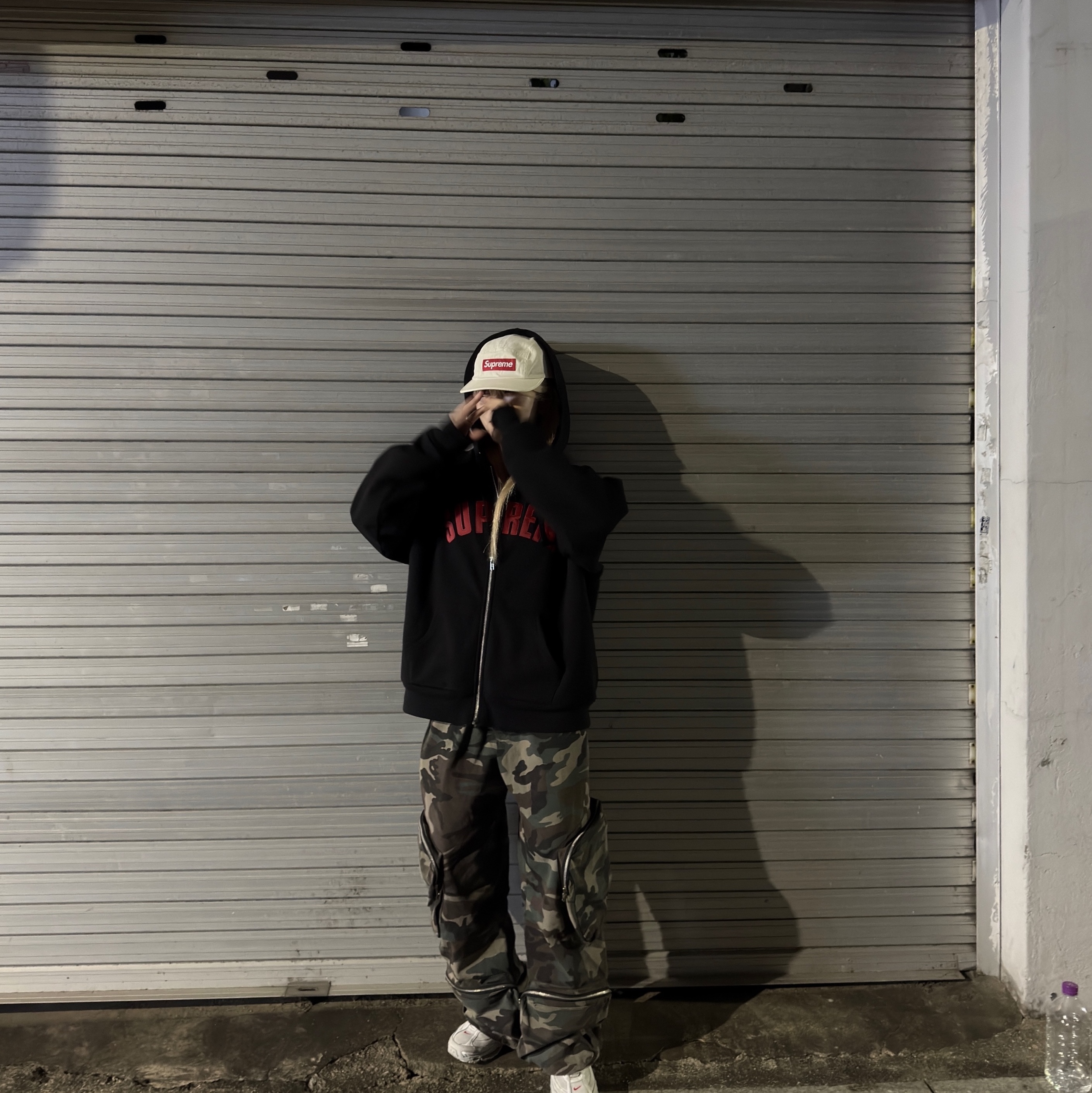 Supreme Arc Thermal Lined Zip Up Hooded Sweatshirt Black - 25FW, Supreme Denim Camp Cap Bleached - 25SS 착용 스타일 - 3