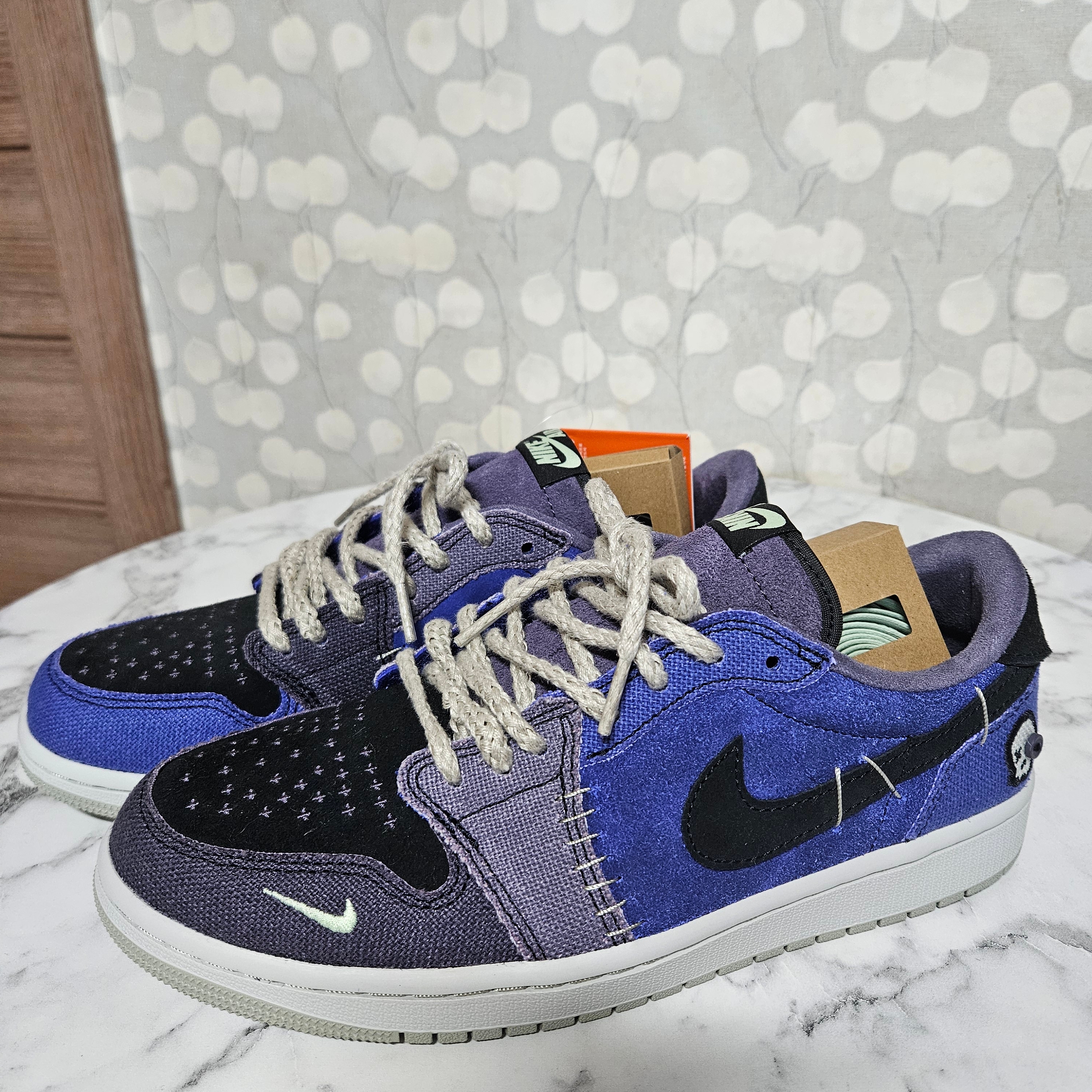 Jordan 1 x Zion Williamson Retro Low OG Regency Purple and Dark Raisin 착용 스타일 - 1
