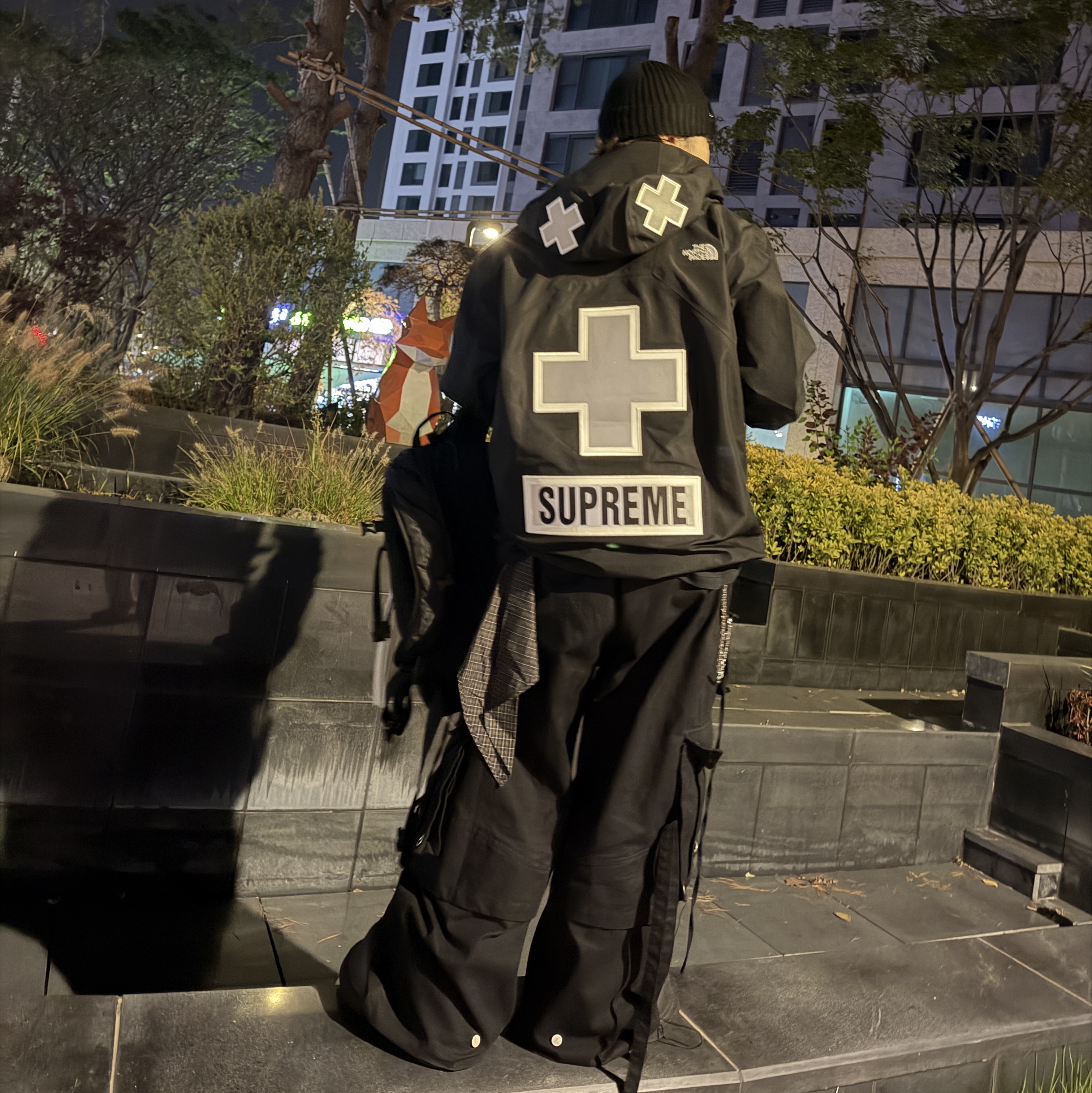 Supreme x The North Face Summit Series Rescue Mountain Pro Jacket Black - 22SS 착용 스타일