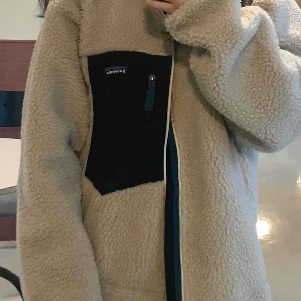 Patagonia Classic Retro-X Jacket Natural 착용 스타일