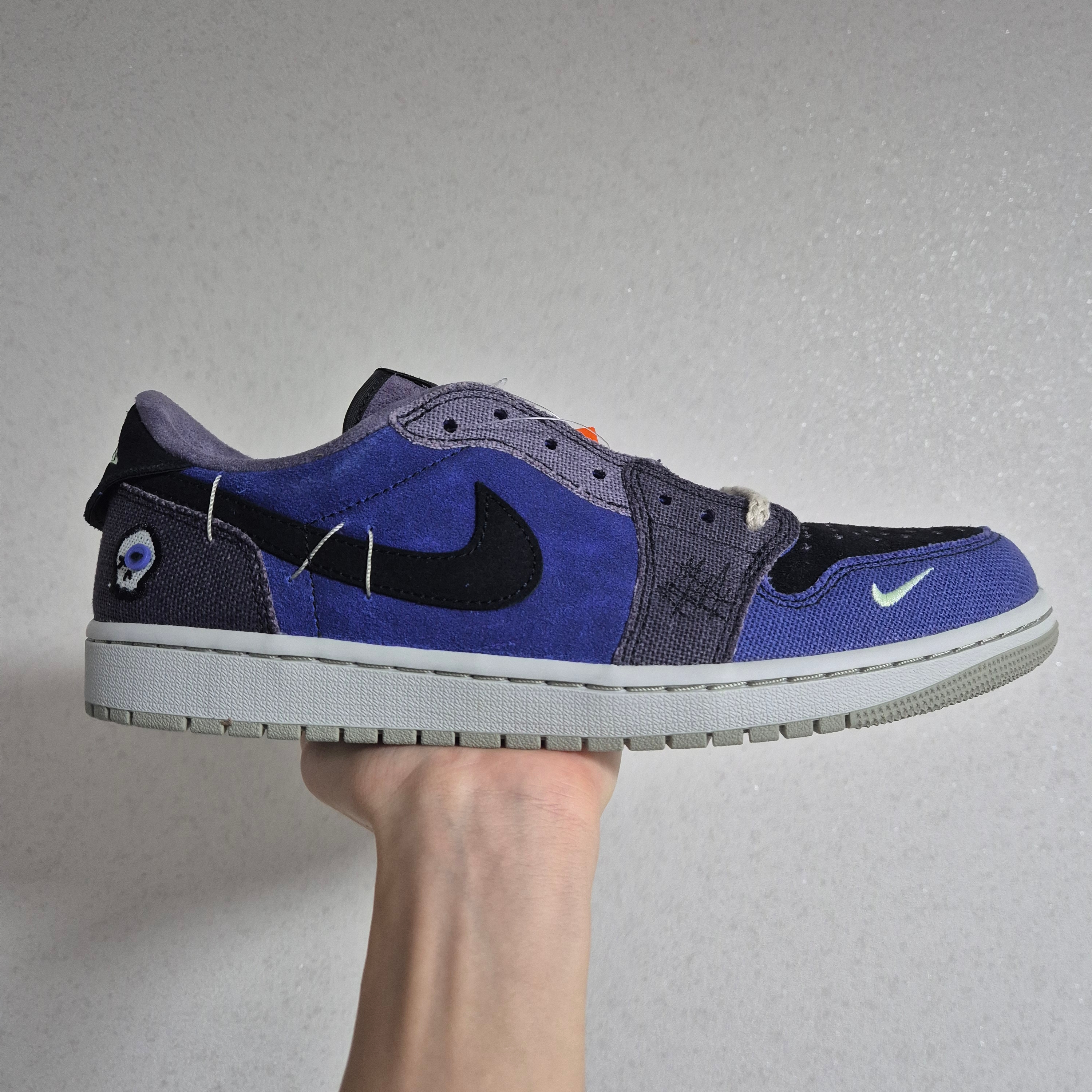 Jordan 1 x Zion Williamson Retro Low OG Regency Purple and Dark Raisin 착용 스타일 - 1