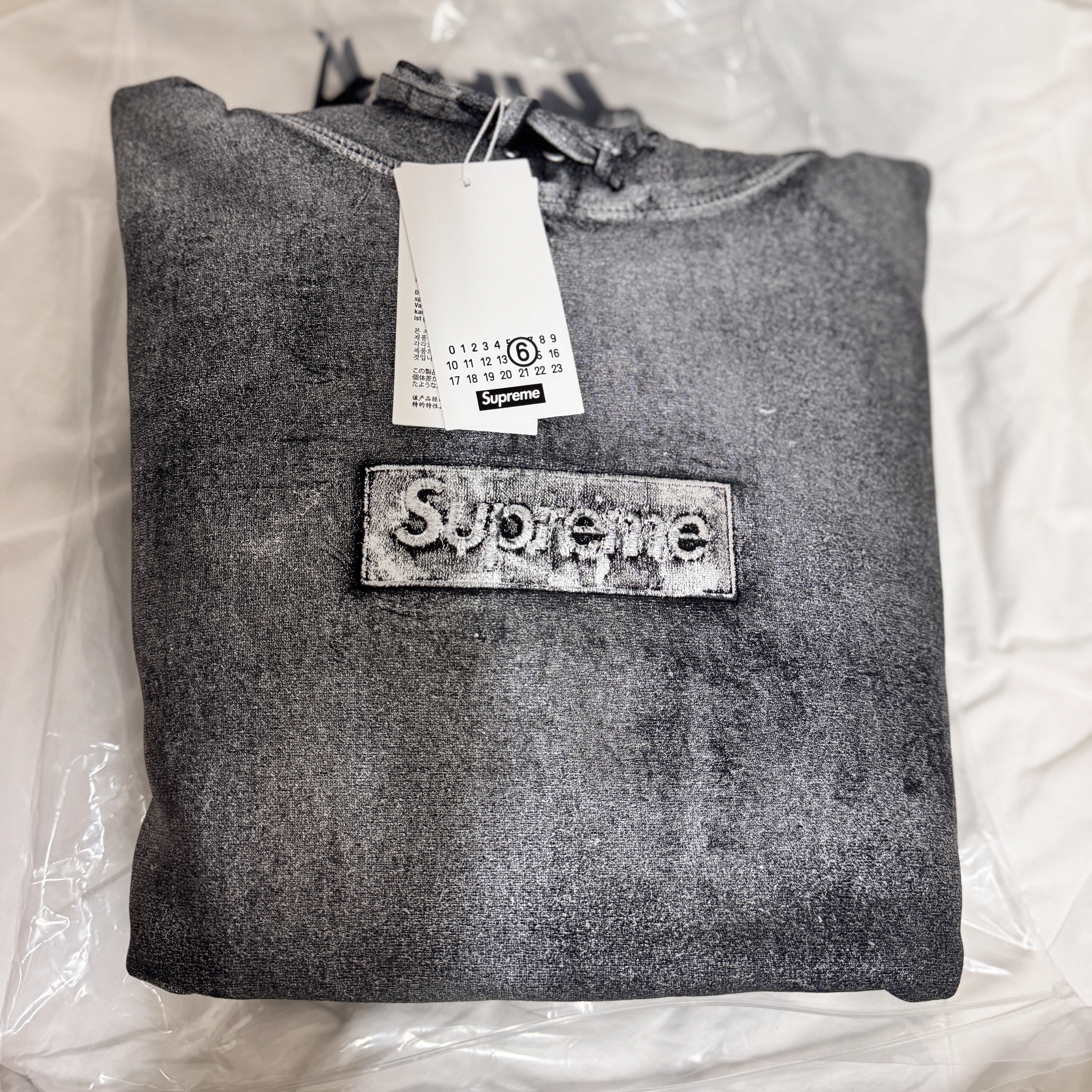 Supreme x MM6 Maison Margiela Foil Box Logo Hooded Sweatshirt Black - 24SS 착용 스타일