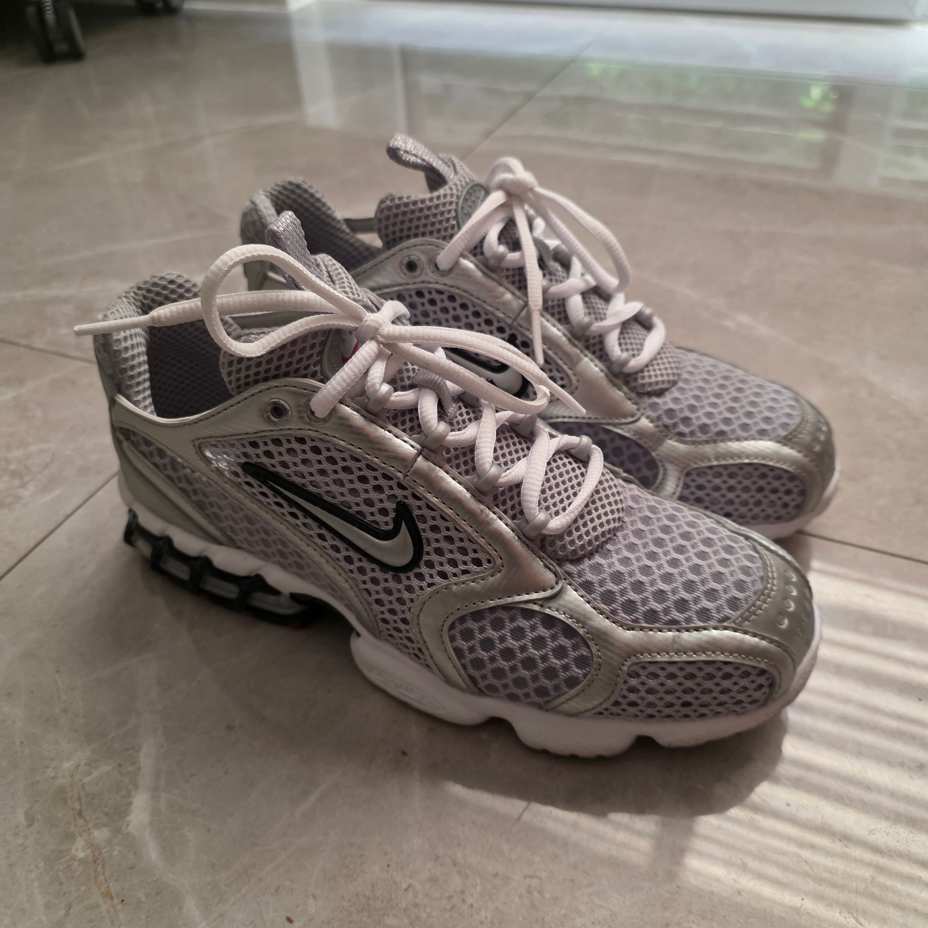 Nike Air Zoom Spiridon Cage 2 Metallic Silver 착용 스타일 - 2