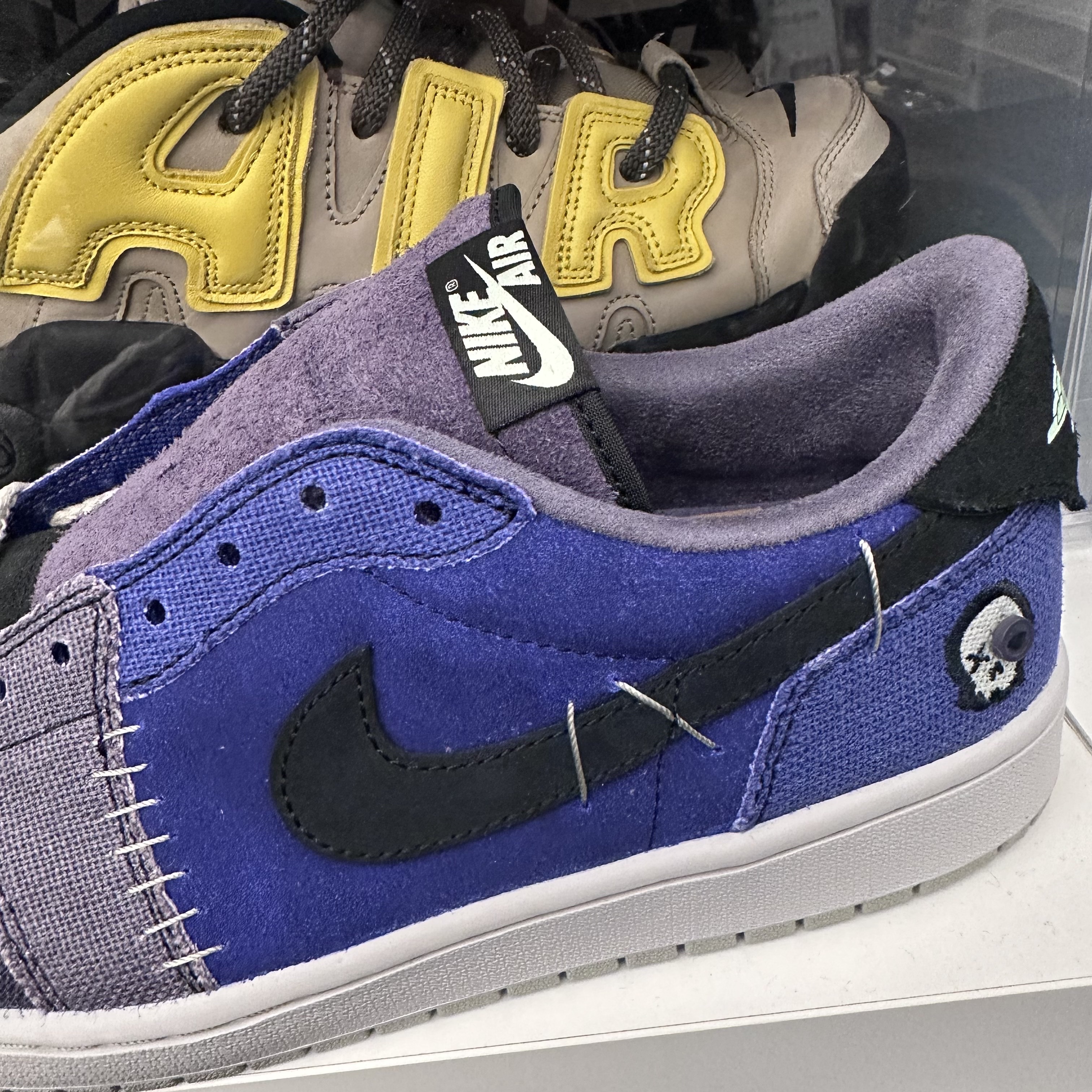 Jordan 1 x Zion Williamson Retro Low OG Regency Purple and Dark Raisin 착용 스타일 - 3