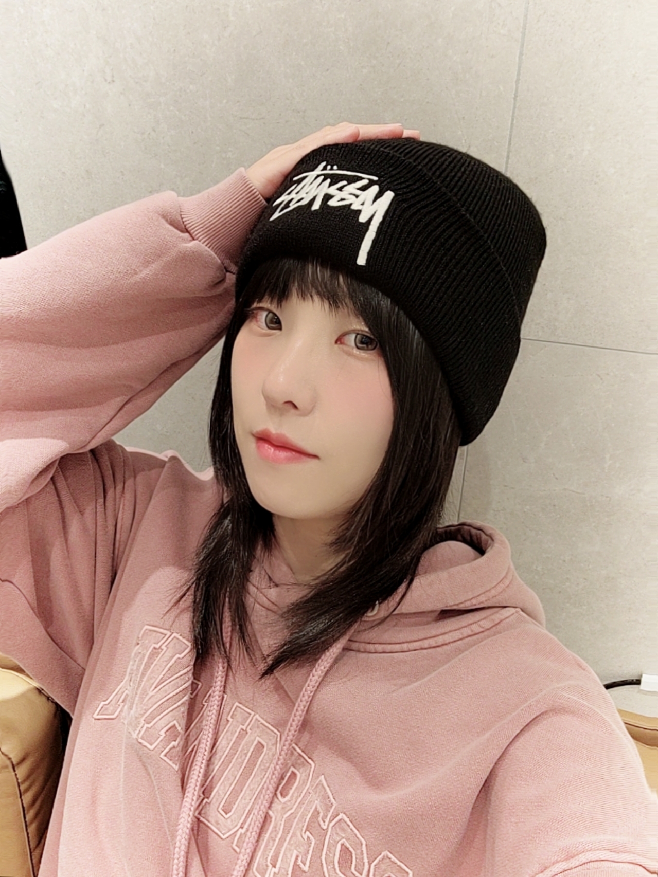 Stussy Big Stock Cuff Beanie Black 착용 스타일