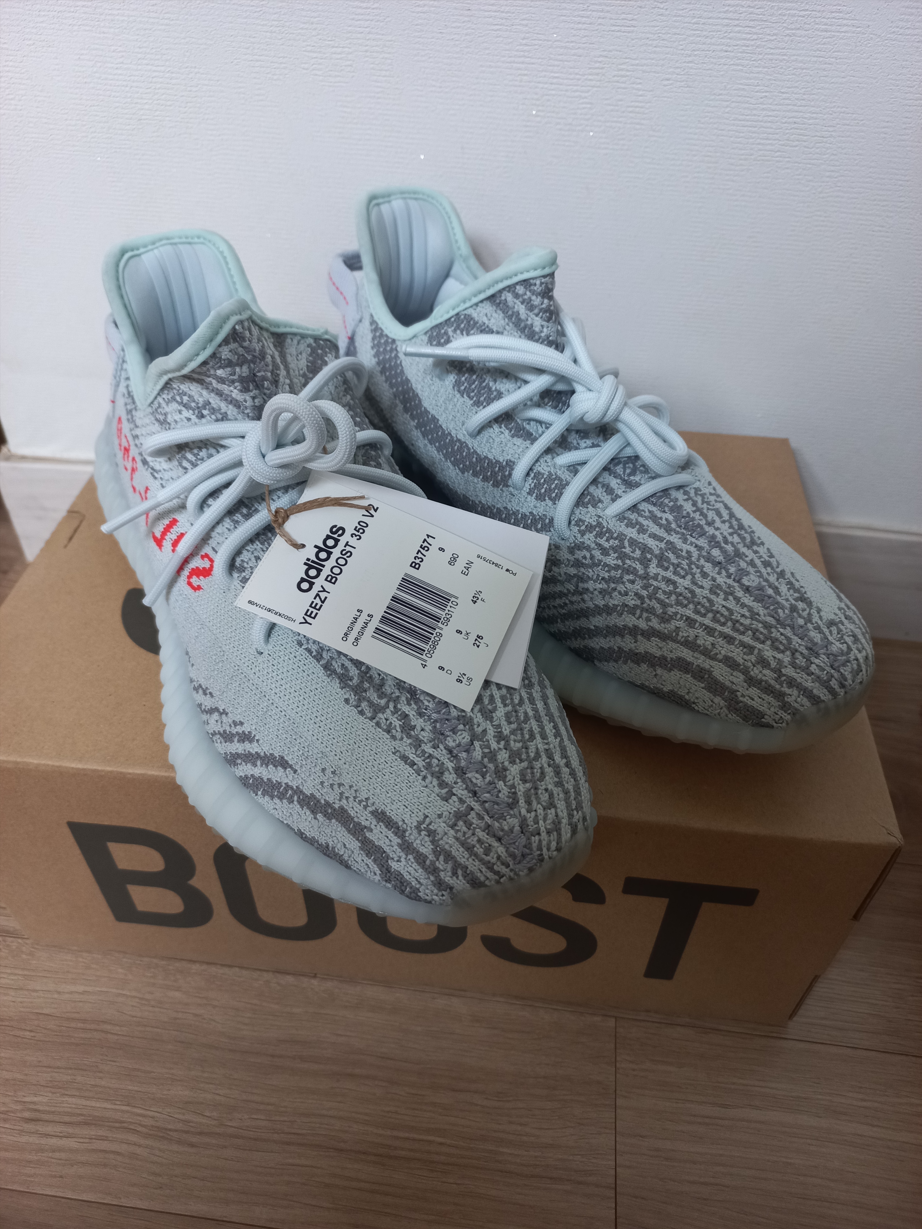 Adidas Yeezy Boost 350 V2 Blue Tint 2021/2022/2023 착용 스타일