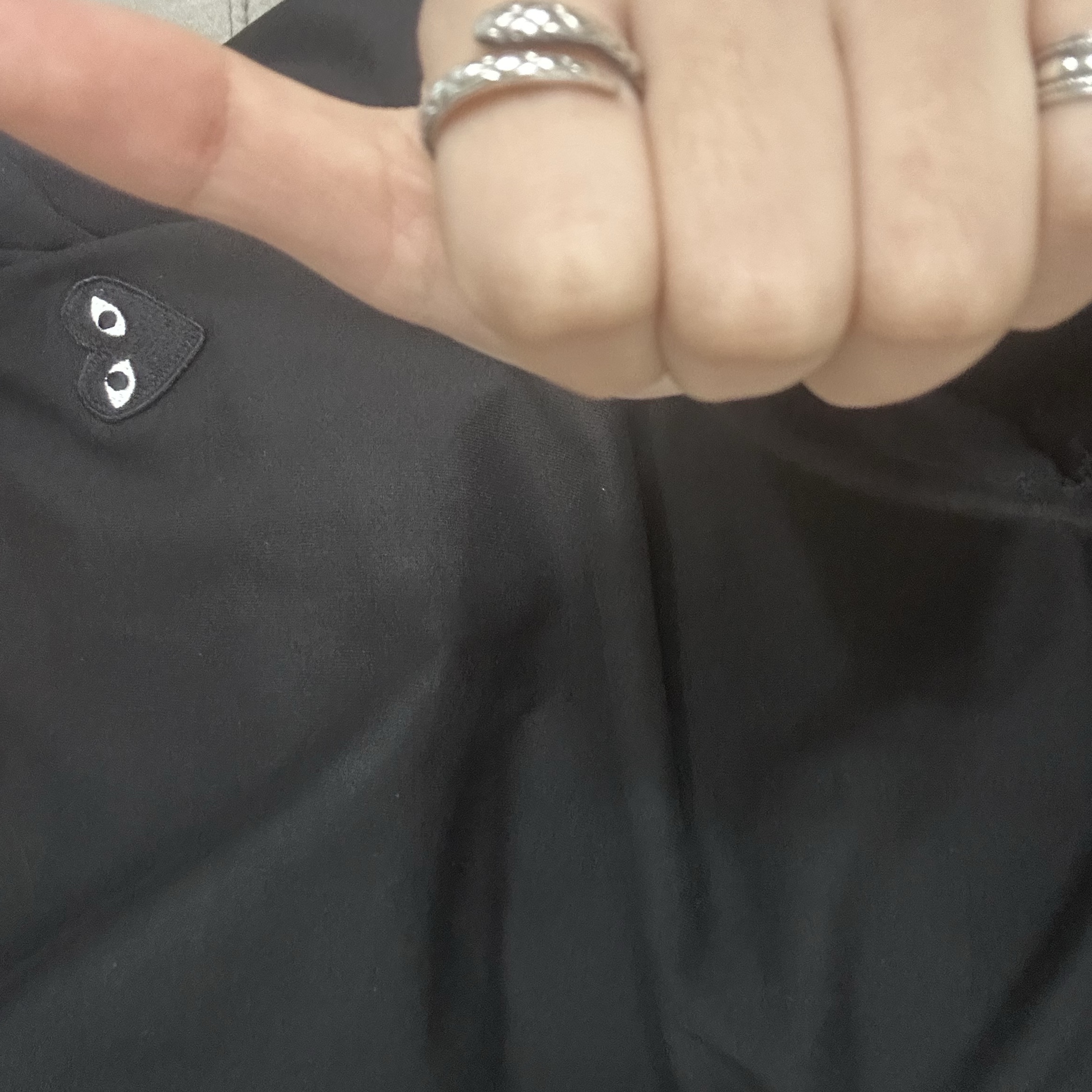 Play Comme des Garcons Black Heart LS T-Shirt Black 착용 스타일
