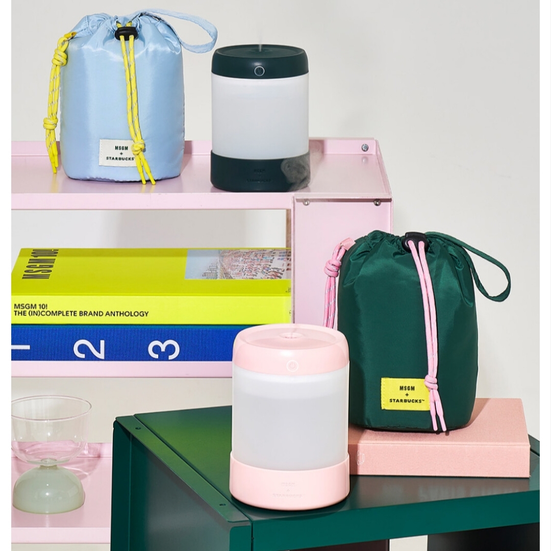 Starbucks SS Campus Red Quick Go Thermos 473ml, Starbucks SS Campus Blue Quick Go Thermos 473ml 착용 스타일 - 2