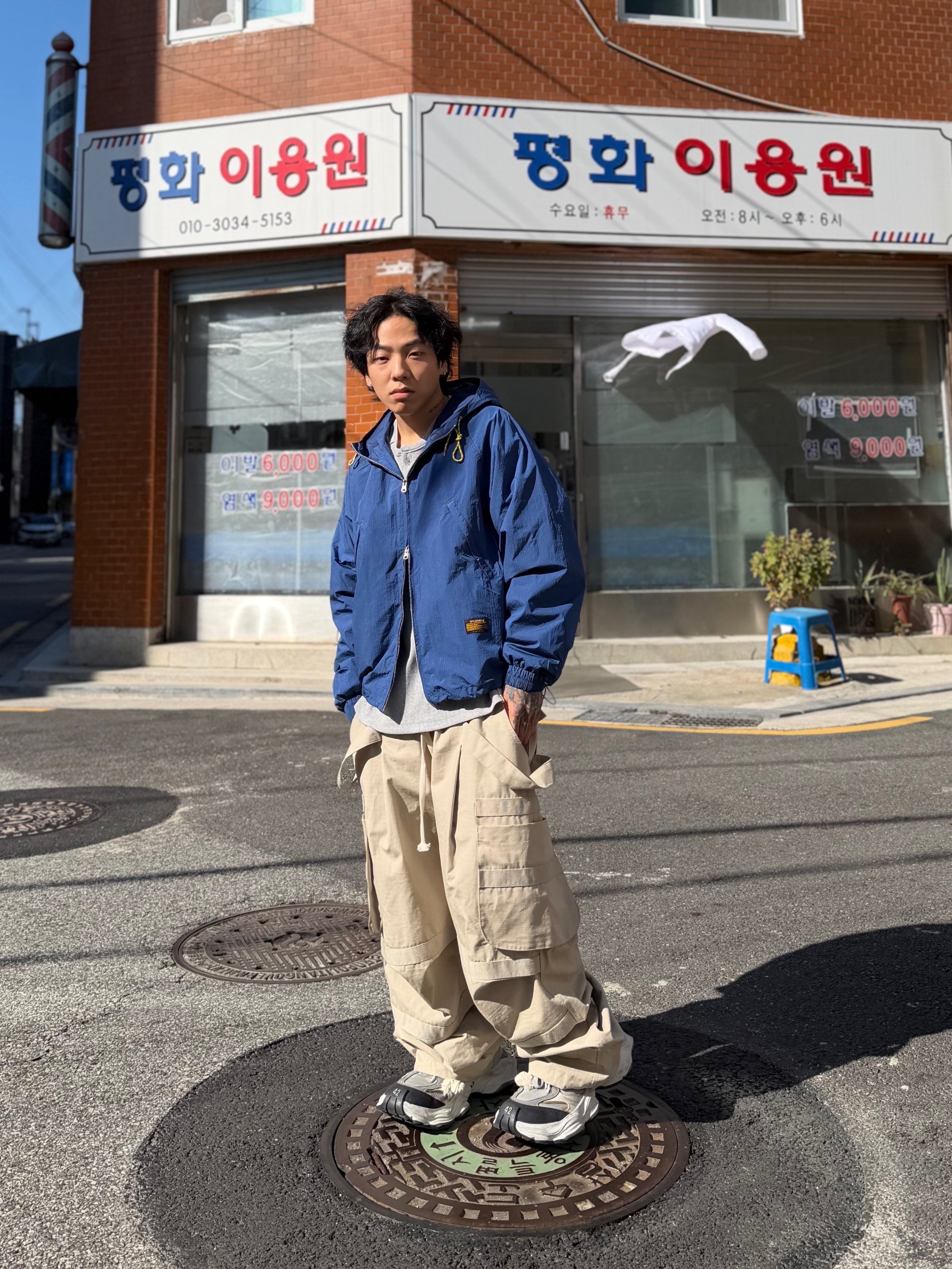 Wapworks Hard Knocks Cargo Pants Dune, Balenciaga Cargo Sneakers White Grey 착용 스타일 - 5