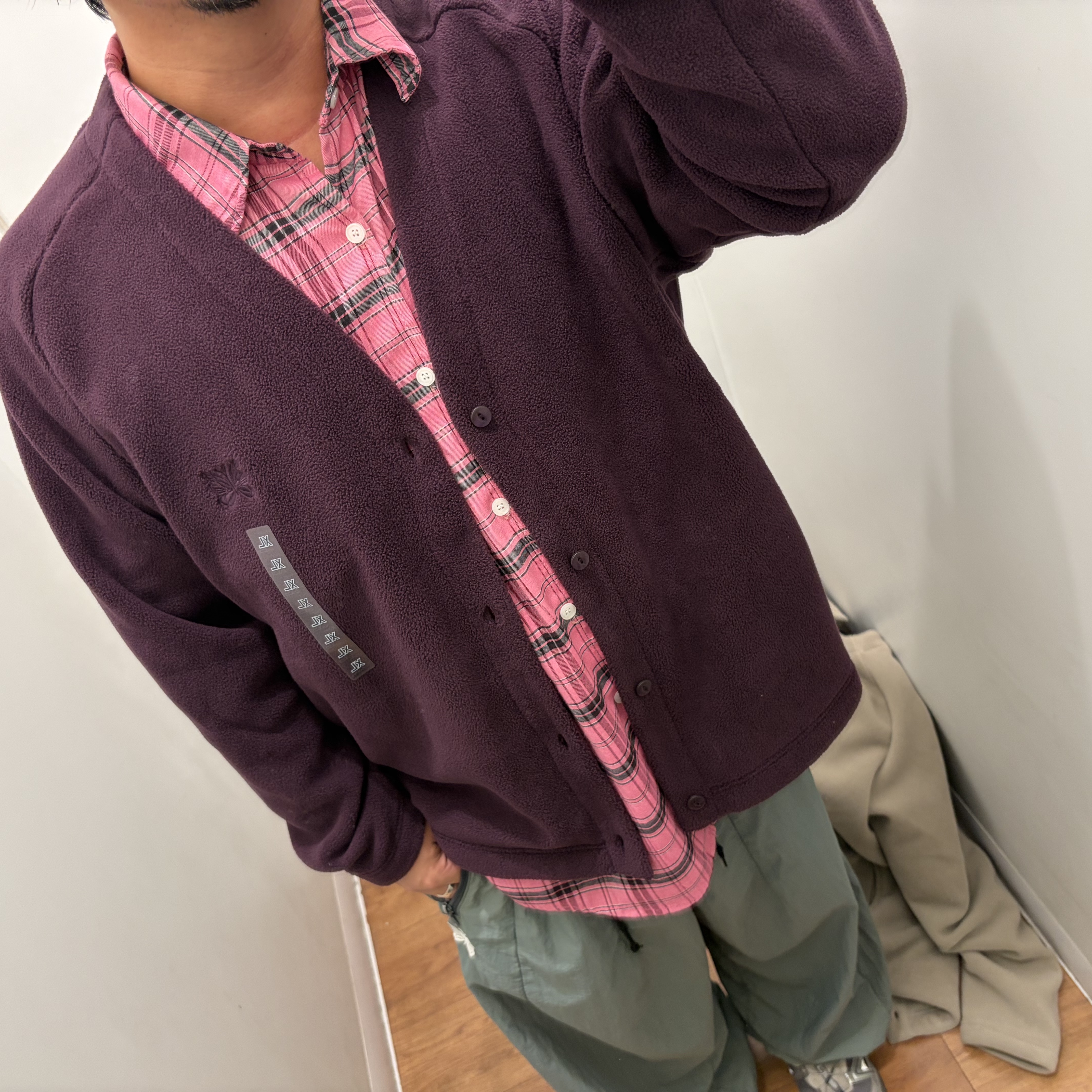Uniqlo x Needles Fleece Oversized Cardigan Beige - KR, Uniqlo x Needles Fleece Oversized Cardigan Purple - KR 착용 스타일 - 2