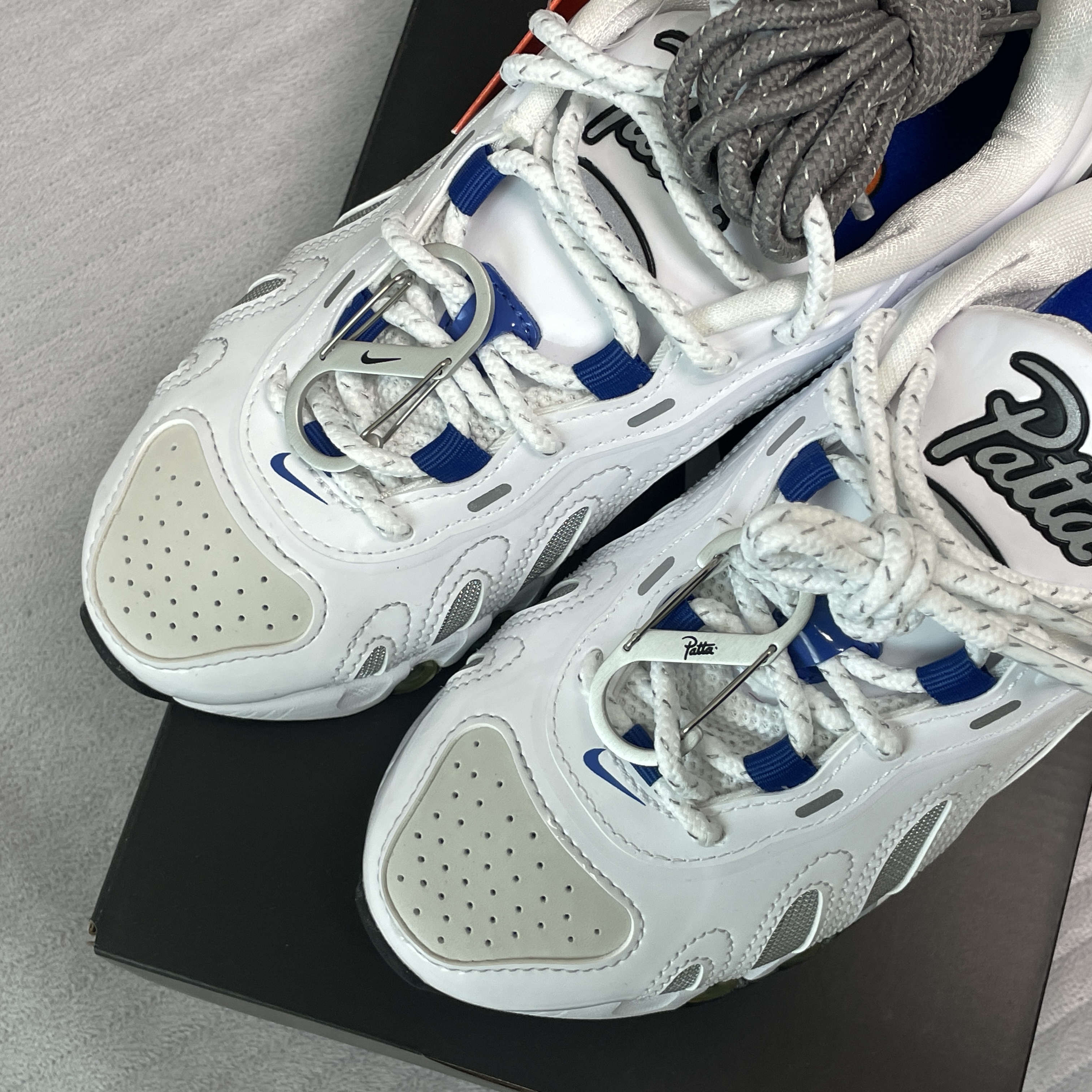 Nike x Patta Air Max Dn8 White Metallic Silver 착용 스타일 - 2