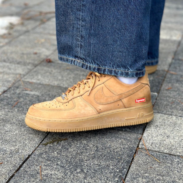 Nike x Supreme Air Force 1 Low Flax 착용 스타일