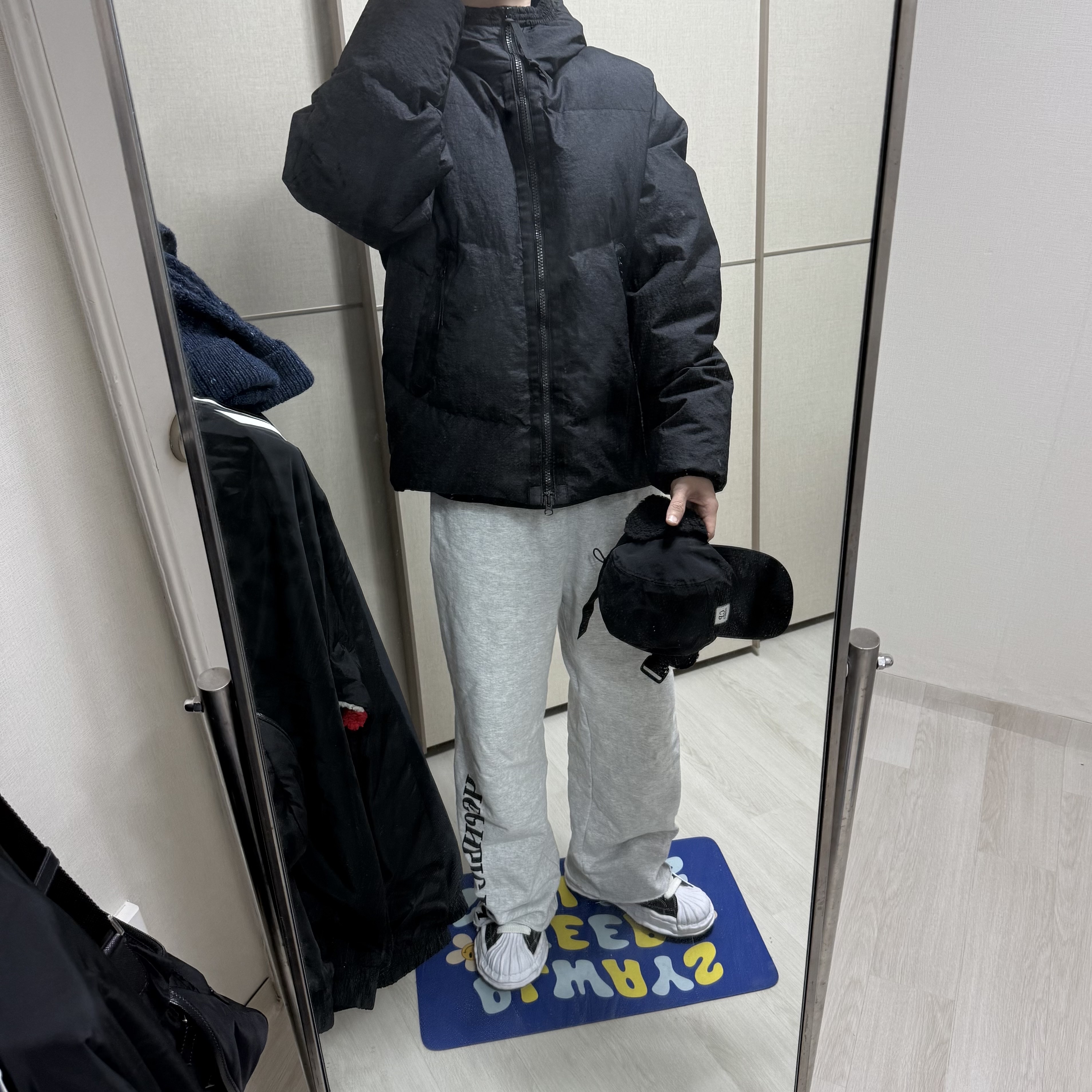 C.P. Company Co-Ted Goggle Down Jacket Black - 23FW, C.P. Company Chrome-R Earflap Cap Black - 23FW 착용 스타일 - 1
